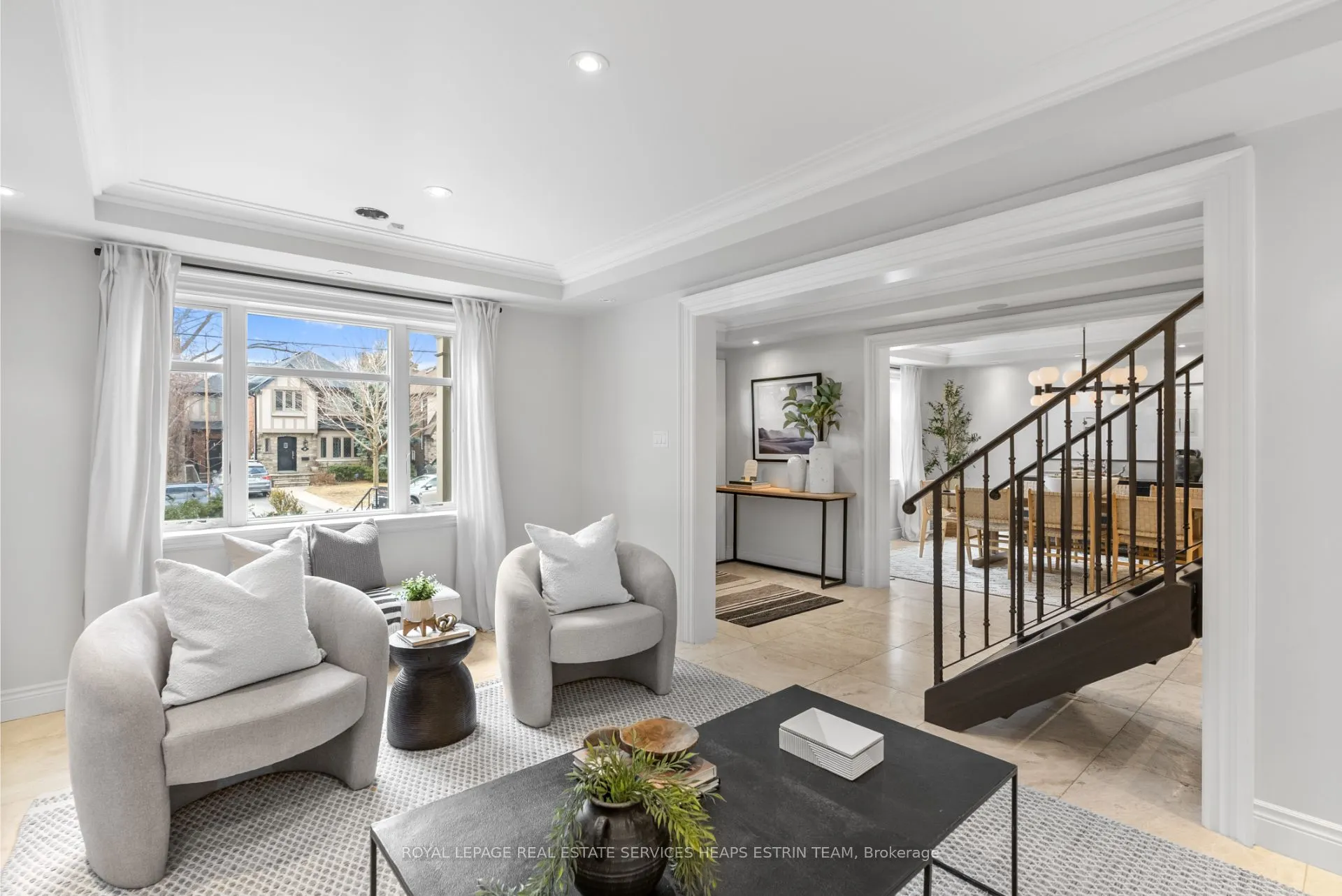 32 Parkhurst Boulevard