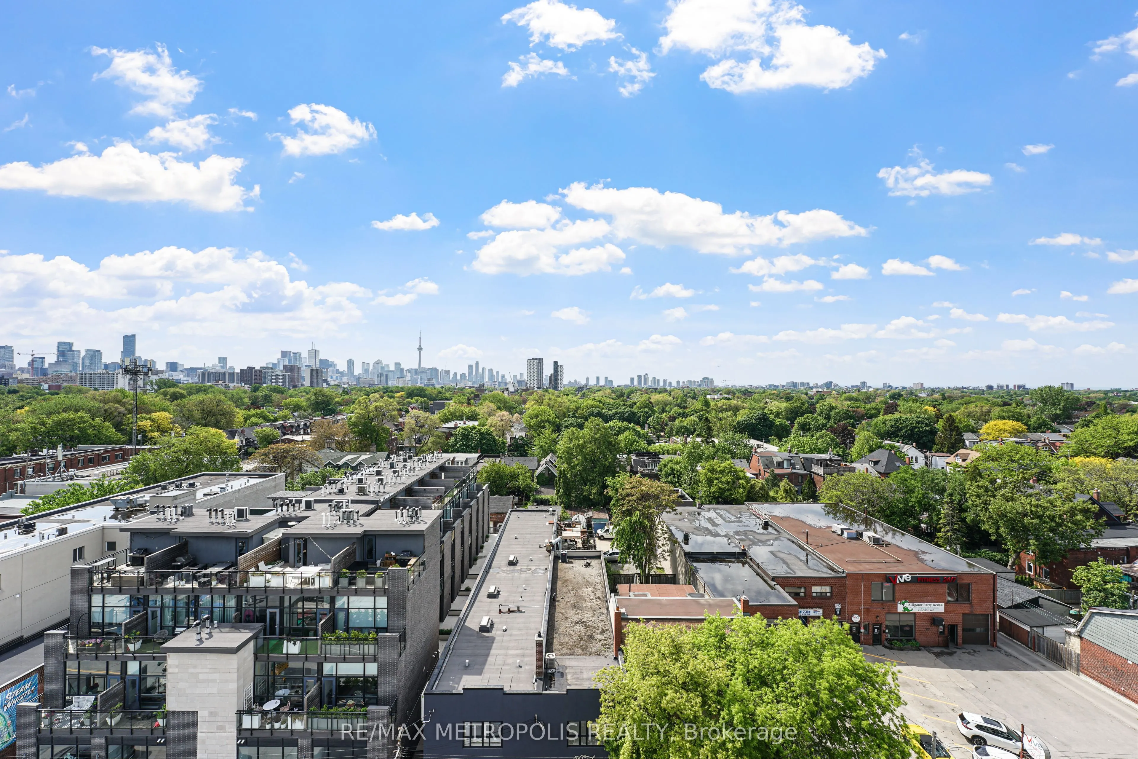 500 Dupont Street, #815
