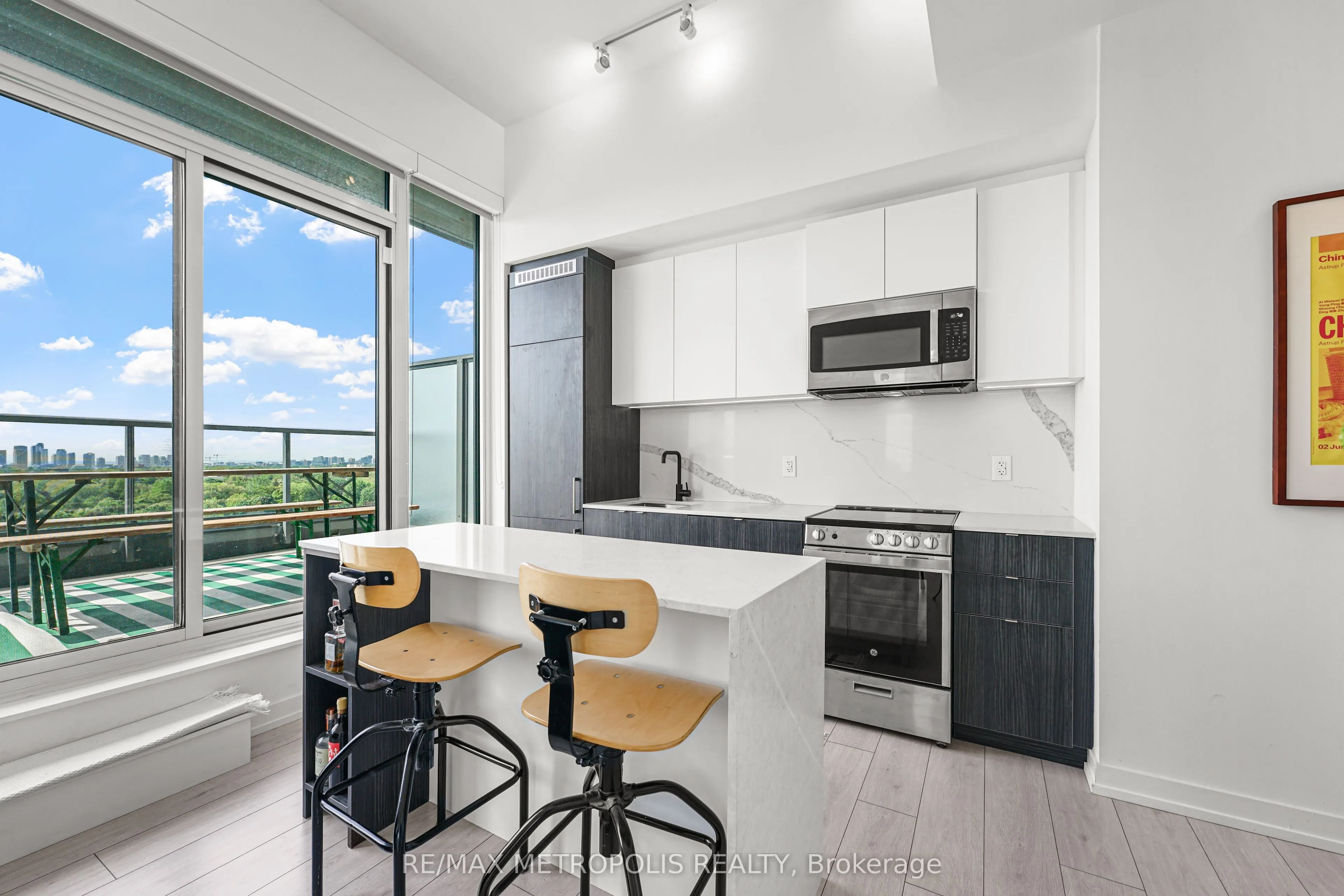 500 Dupont Street, #815