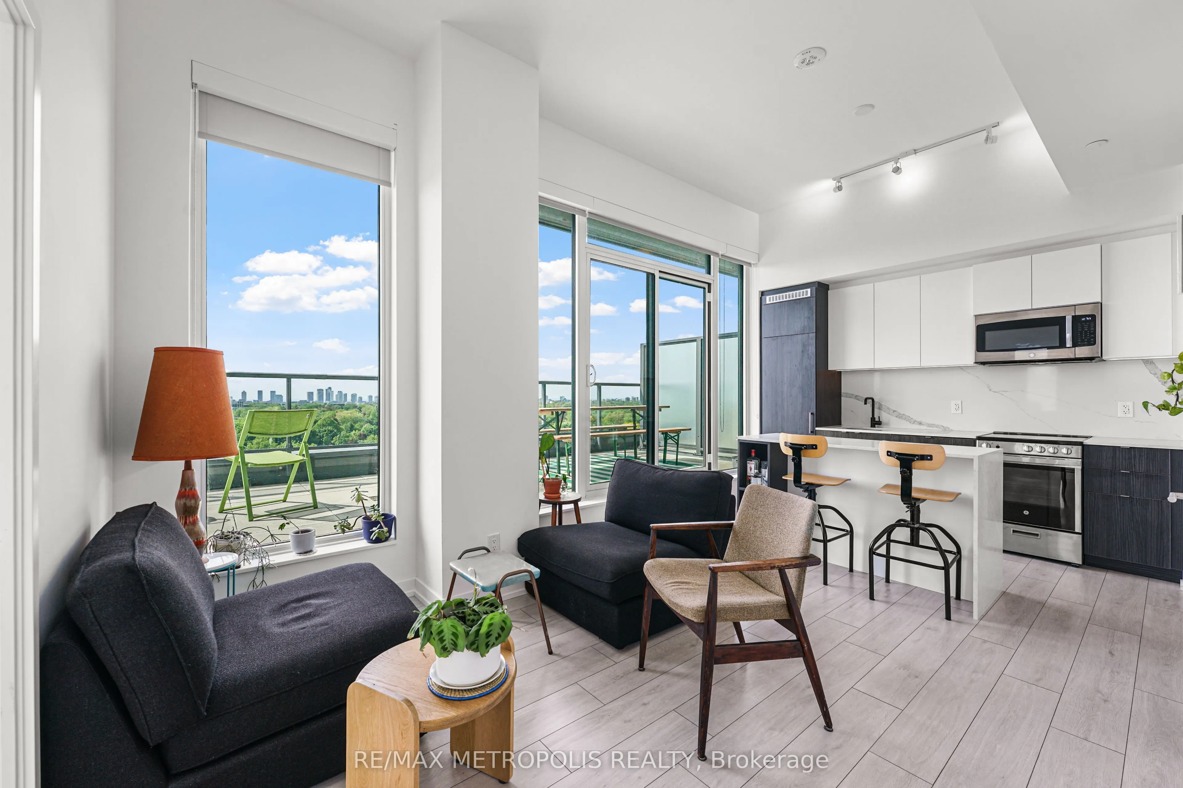 500 Dupont Street, #815