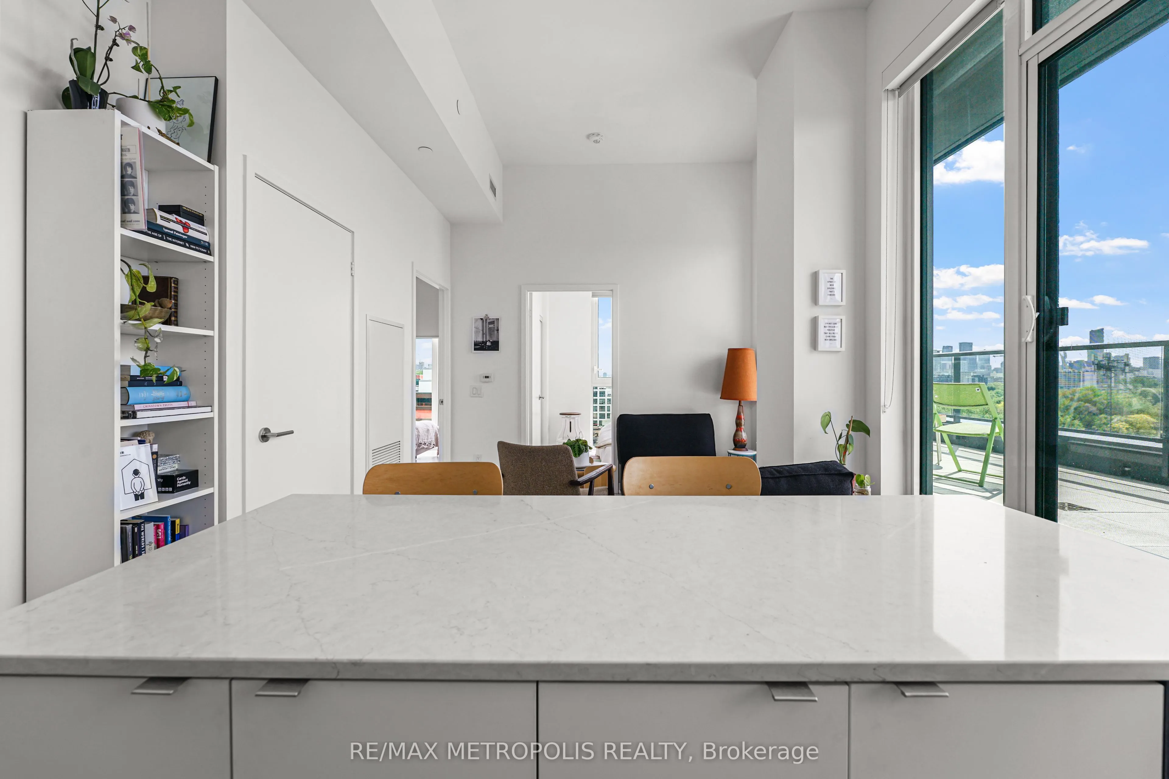 500 Dupont Street, #815