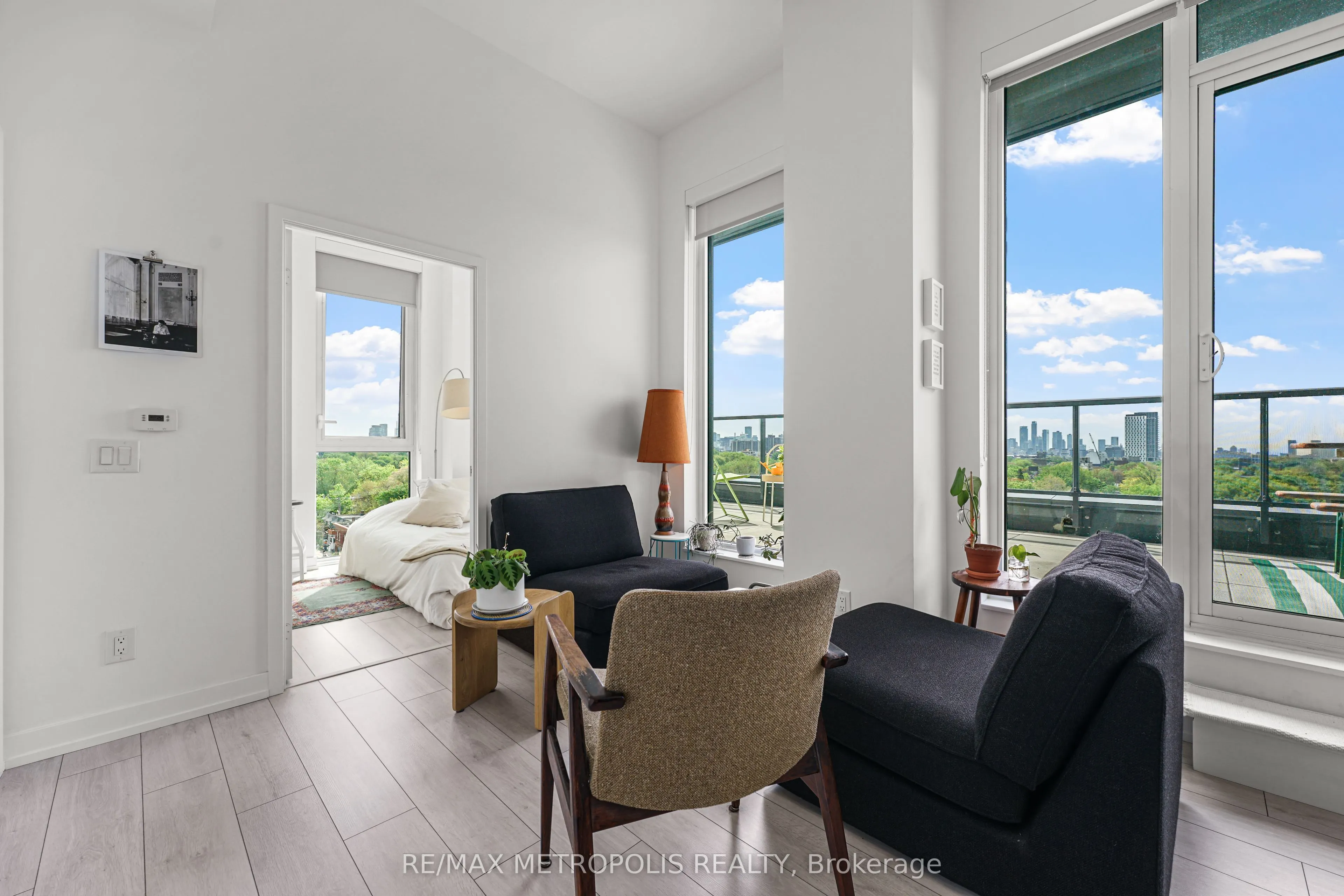 500 Dupont Street, #815