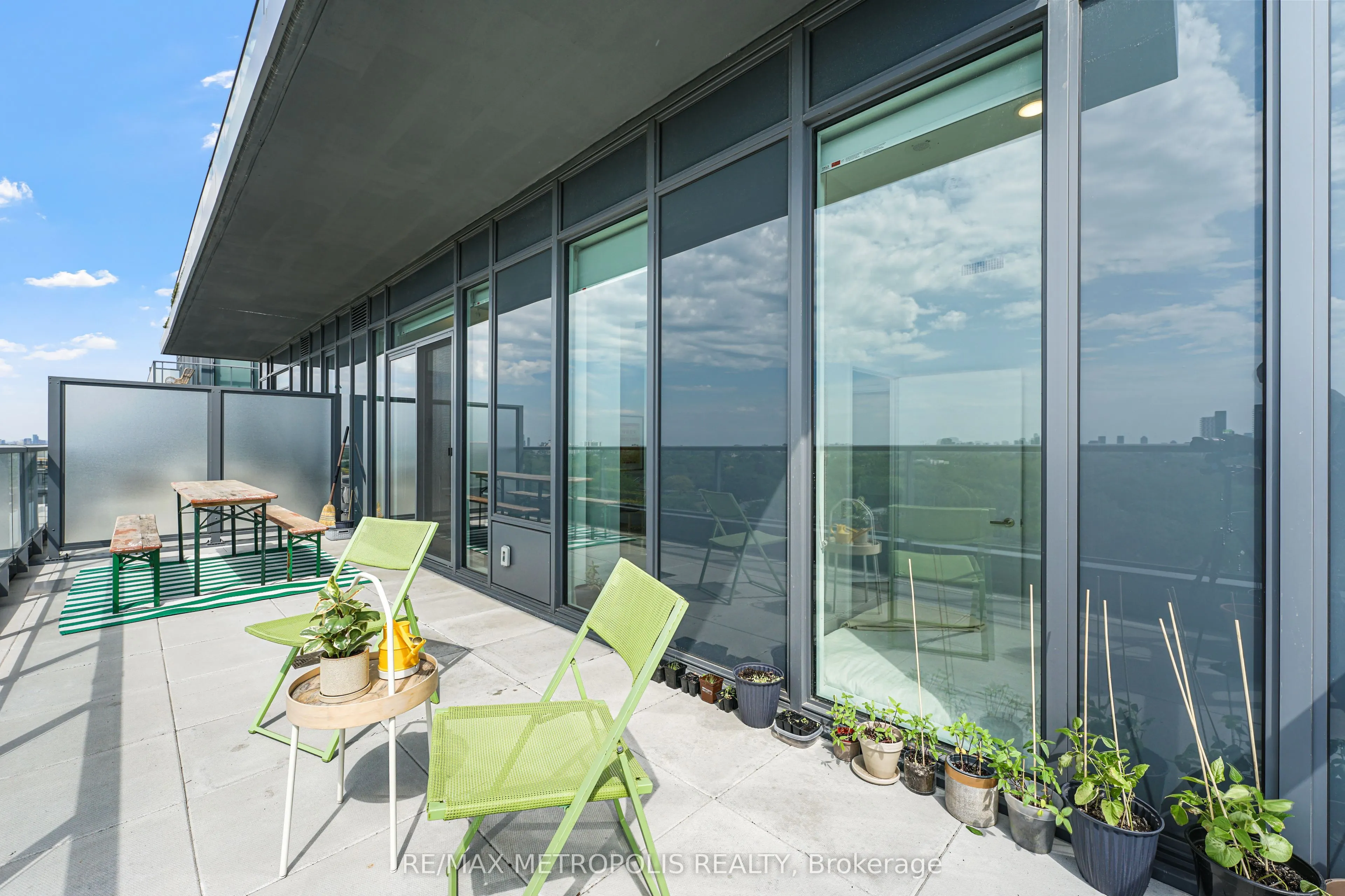 500 Dupont Street, #815