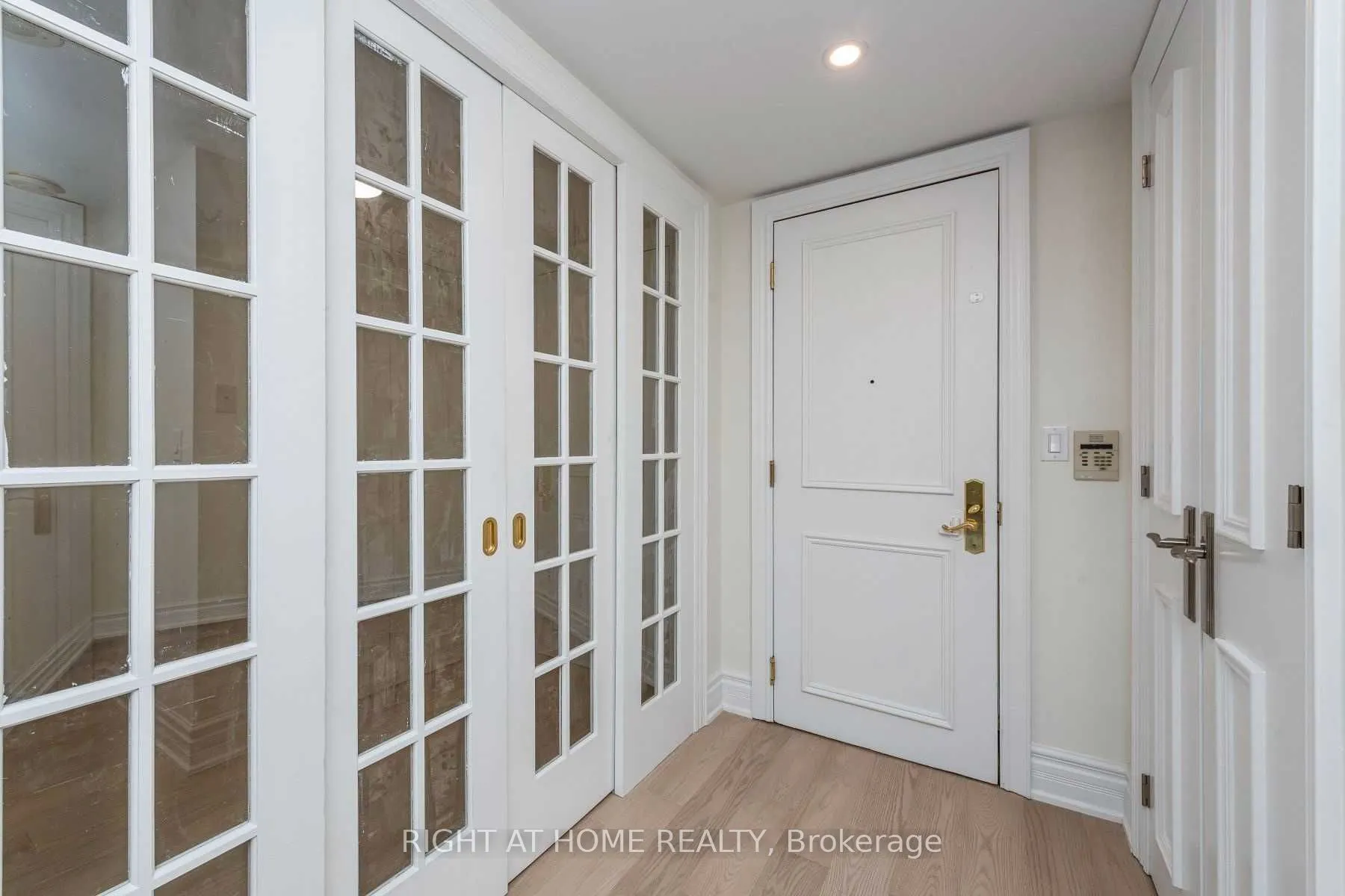 10 Old York Mills Road, #511