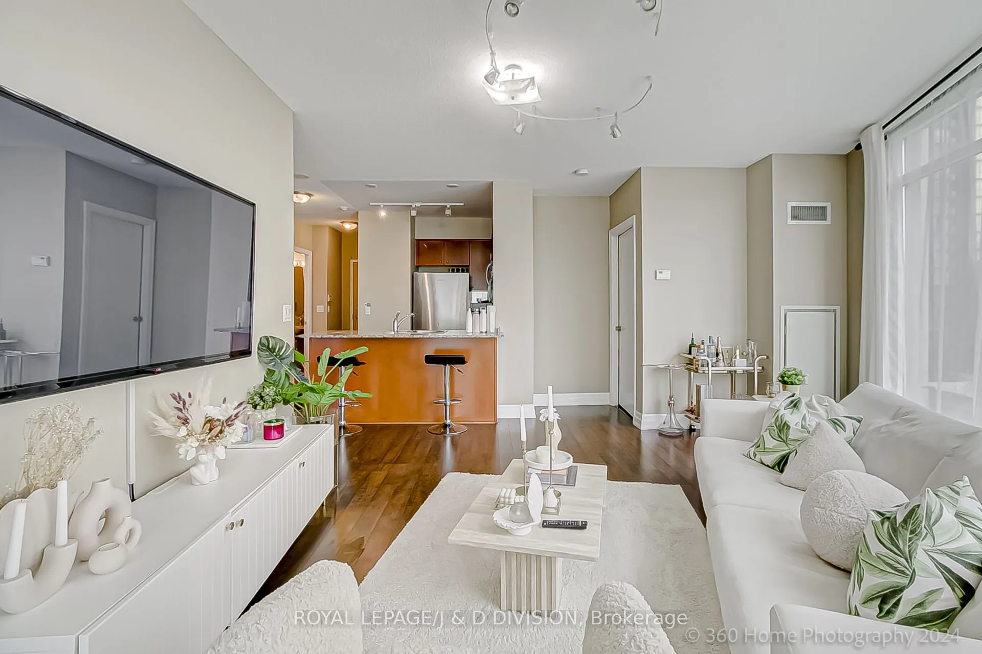 8 Scollard Street, #702