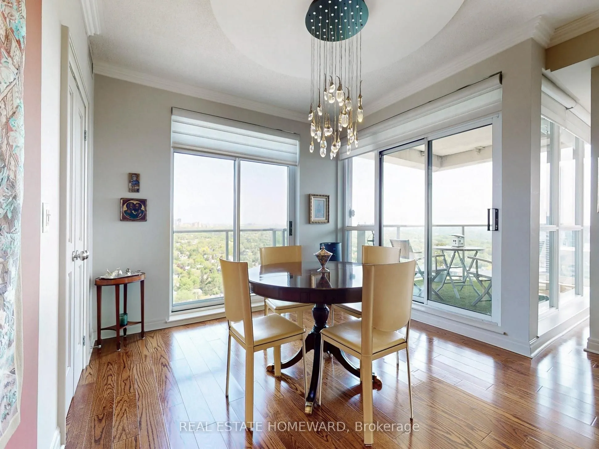 8 Park Road, #PH3703