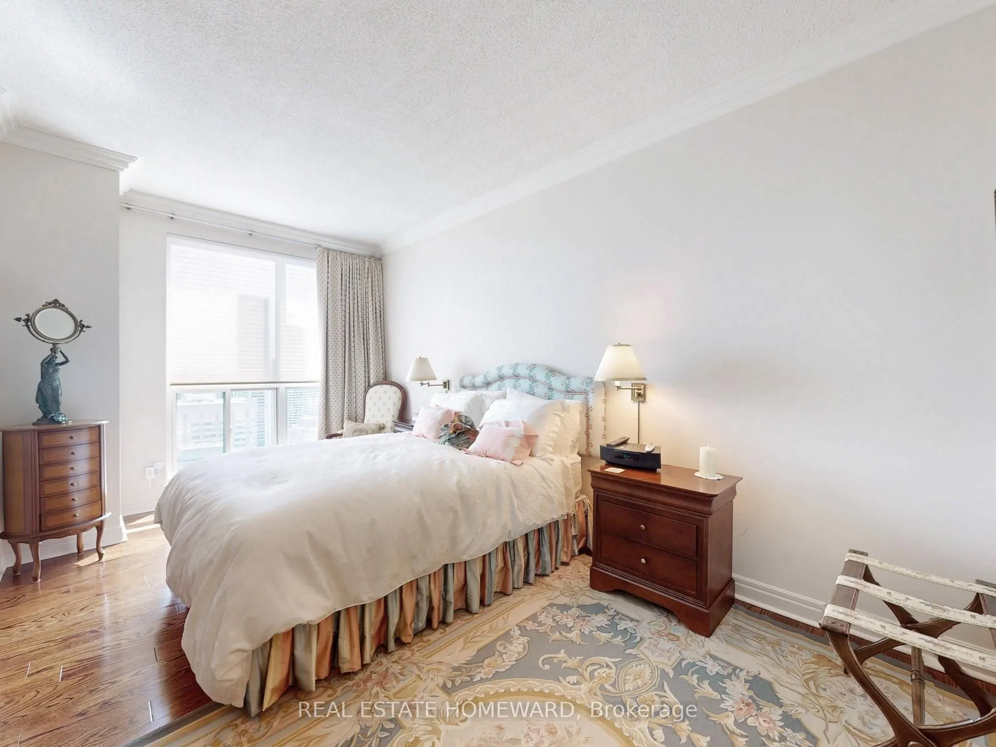 8 Park Road, #PH3703