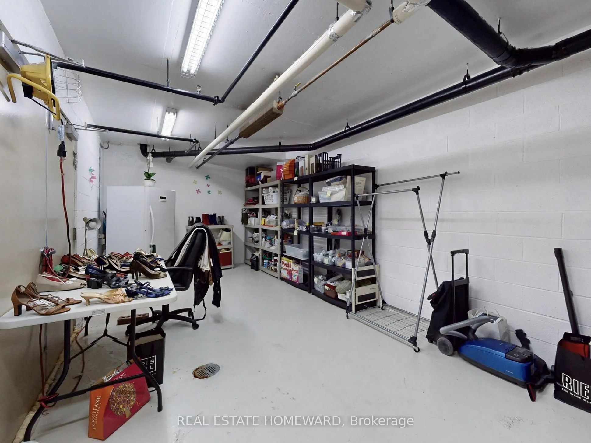 8 Park Road, #PH3703