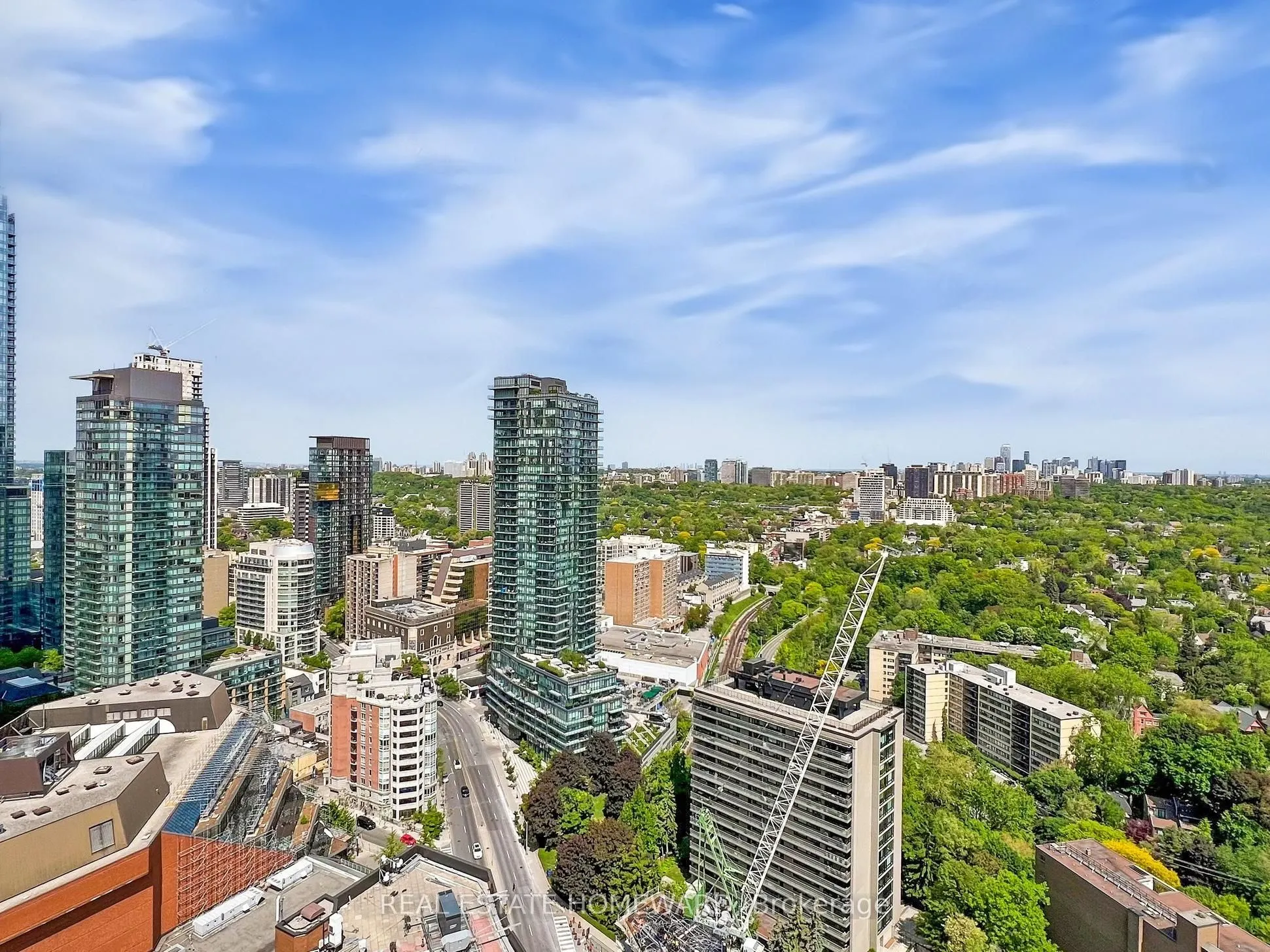 8 Park Road, #PH3703