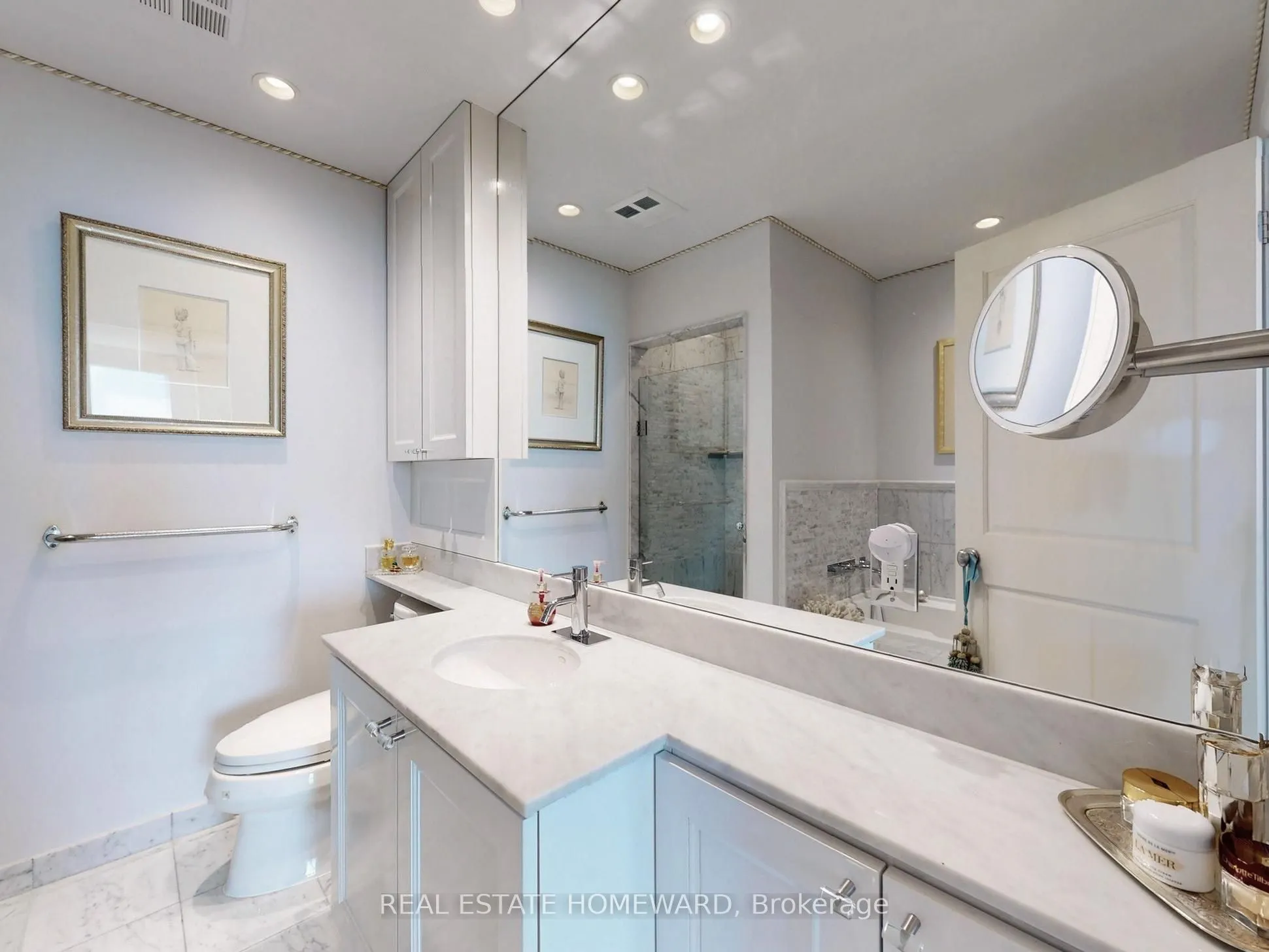 8 Park Road, #PH3703
