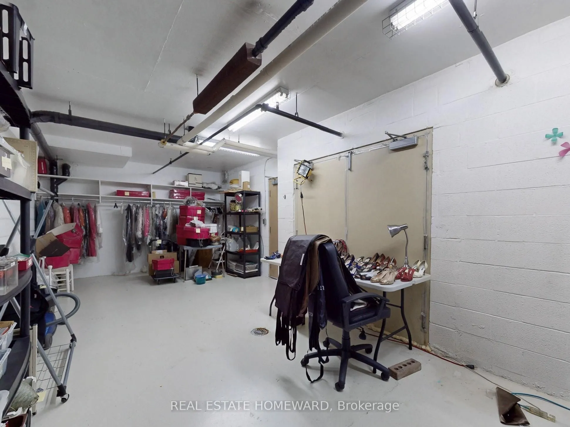 8 Park Road, #PH3703