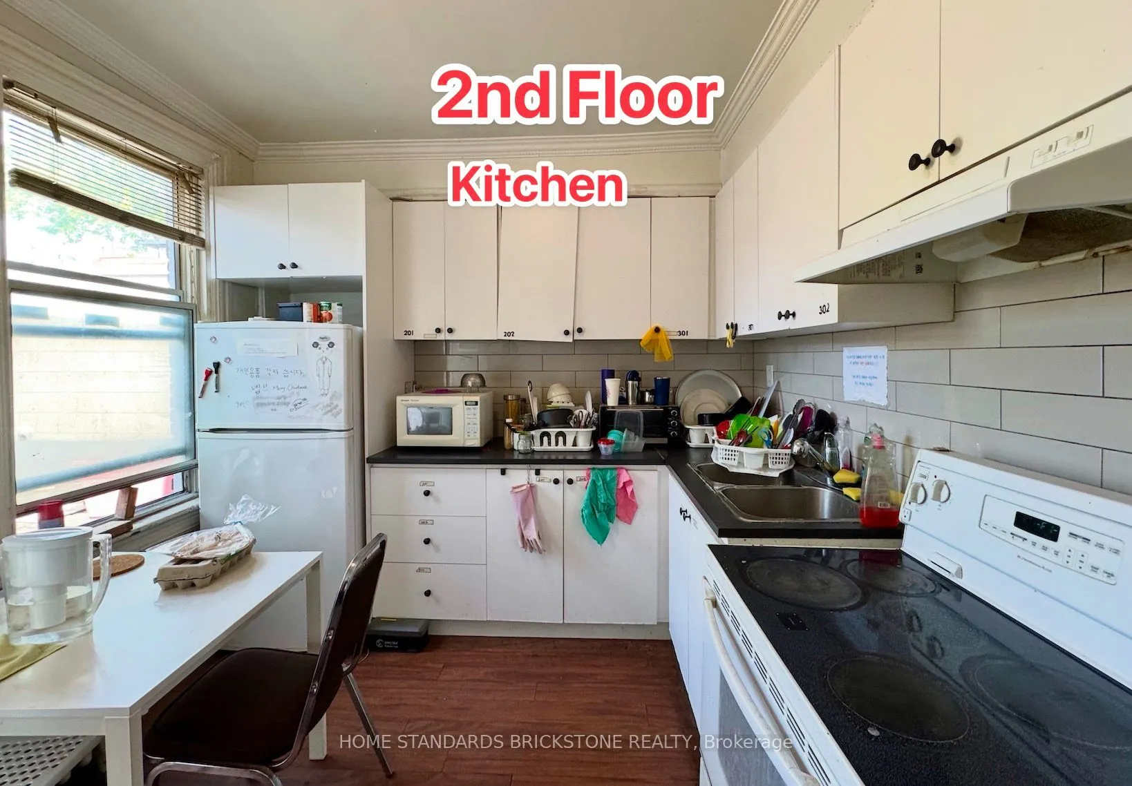 586 Bloor Street W