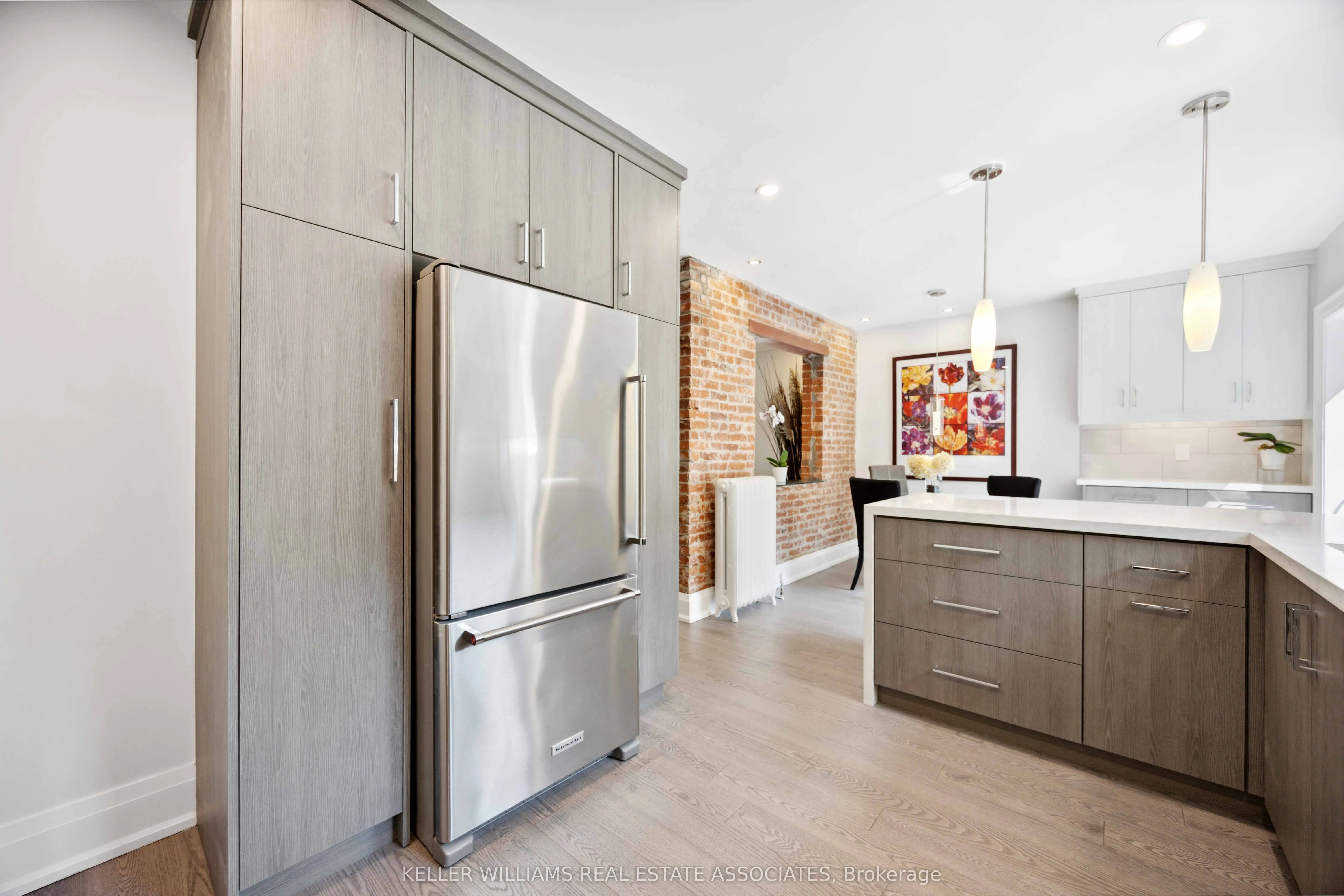 27 Glen Elm Avenue, #1