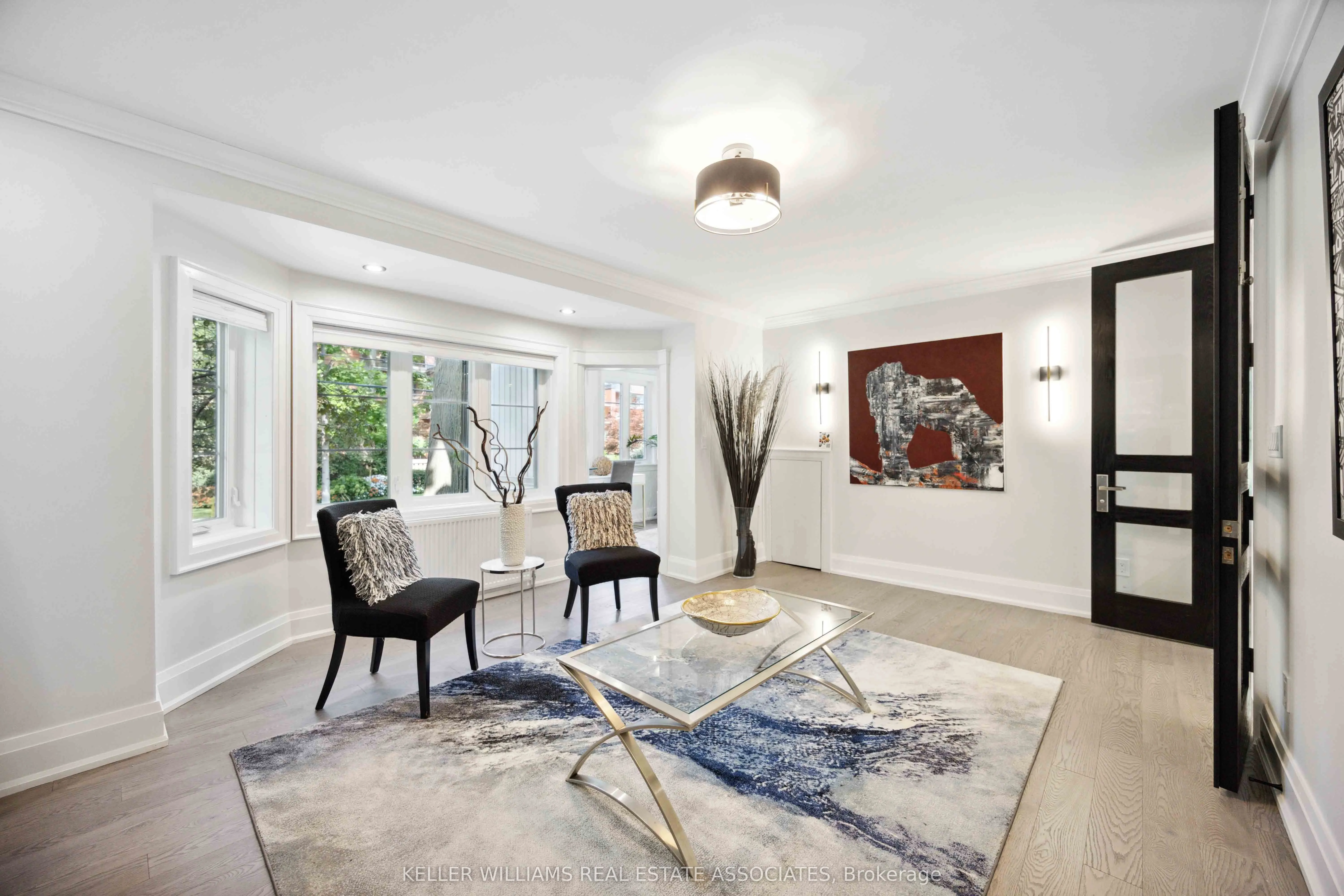 27 Glen Elm Avenue, #1