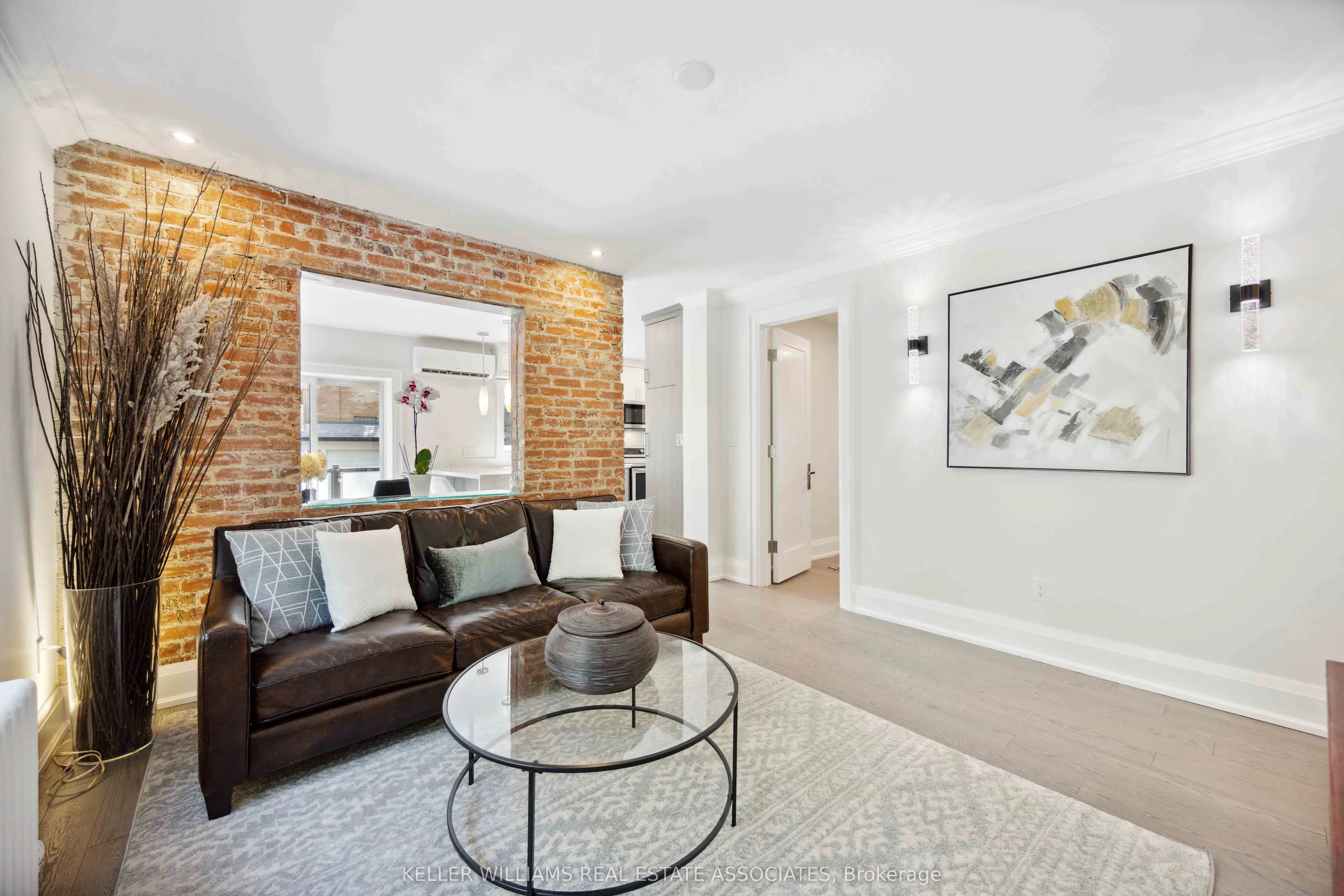 27 Glen Elm Avenue, #1