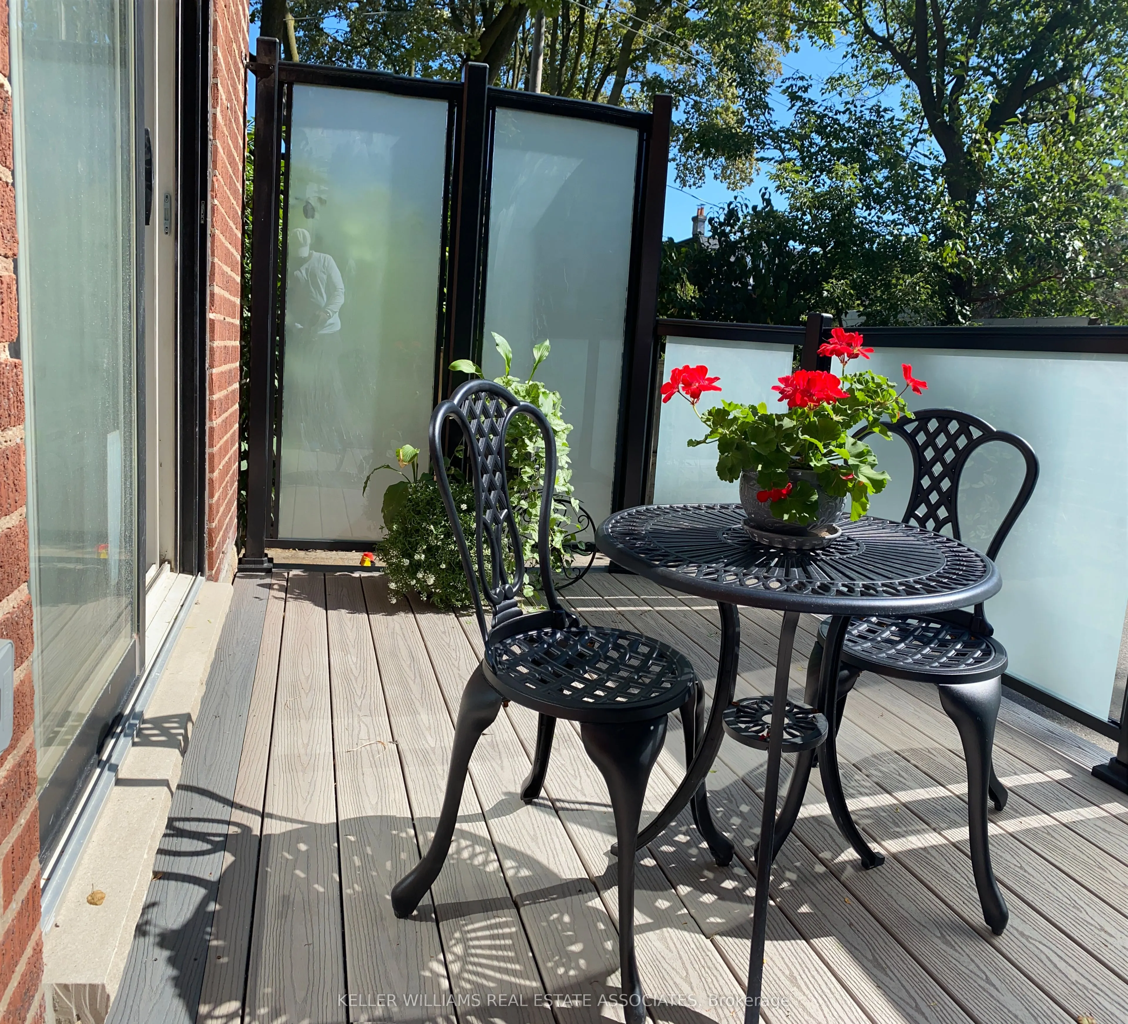 27 Glen Elm Avenue, #1
