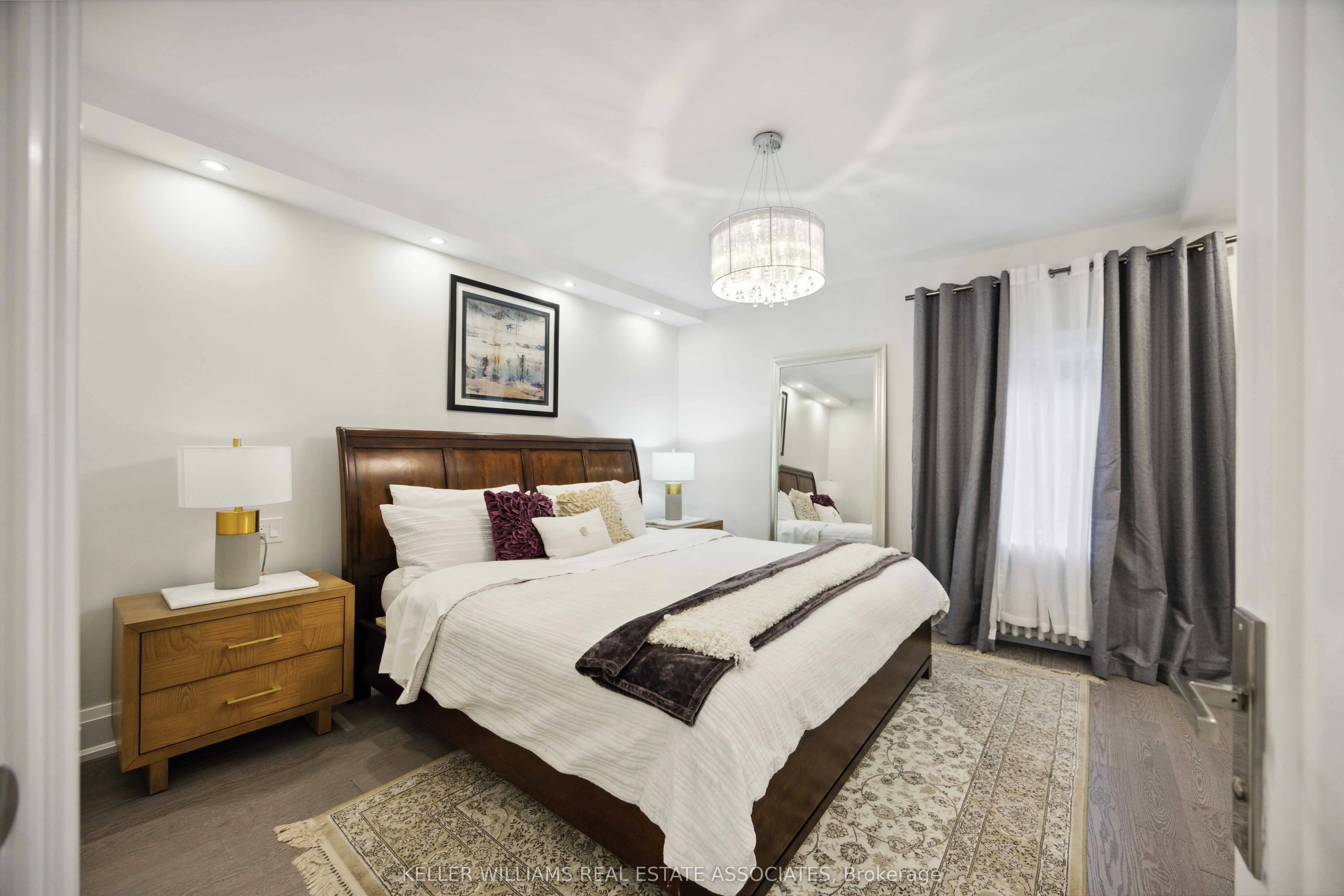 27 Glen Elm Avenue, #1