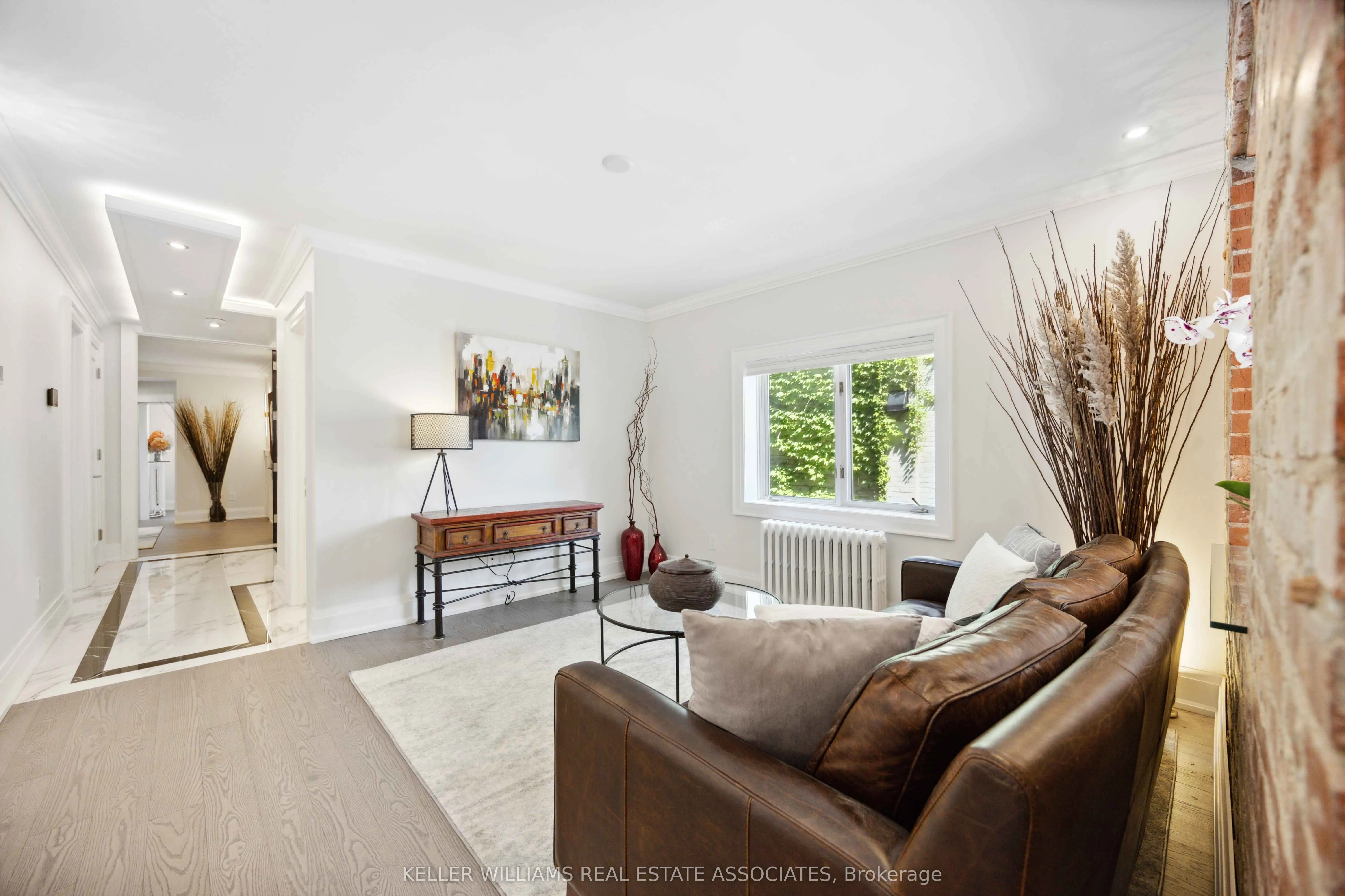 27 Glen Elm Avenue, #1