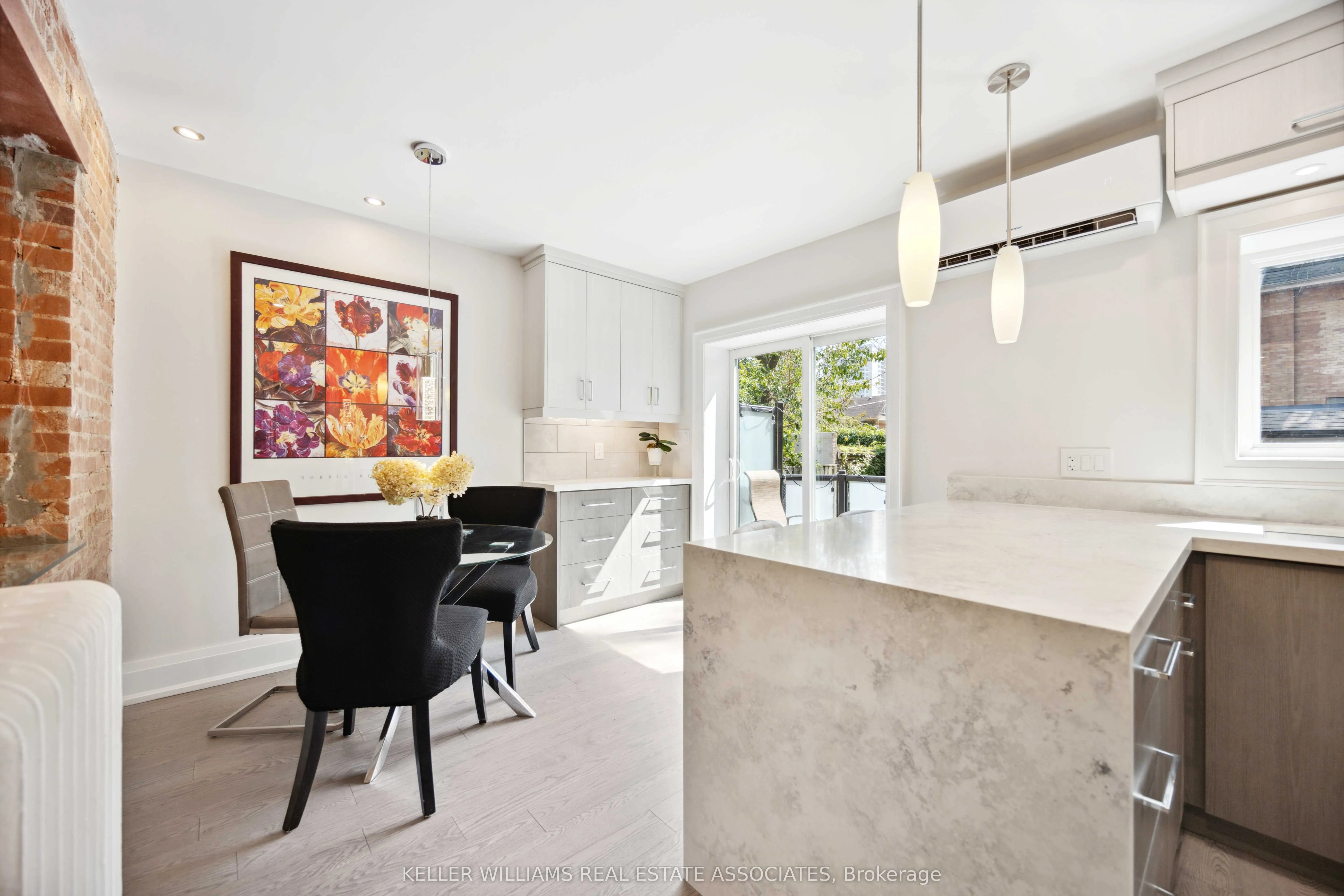 27 Glen Elm Avenue, #1