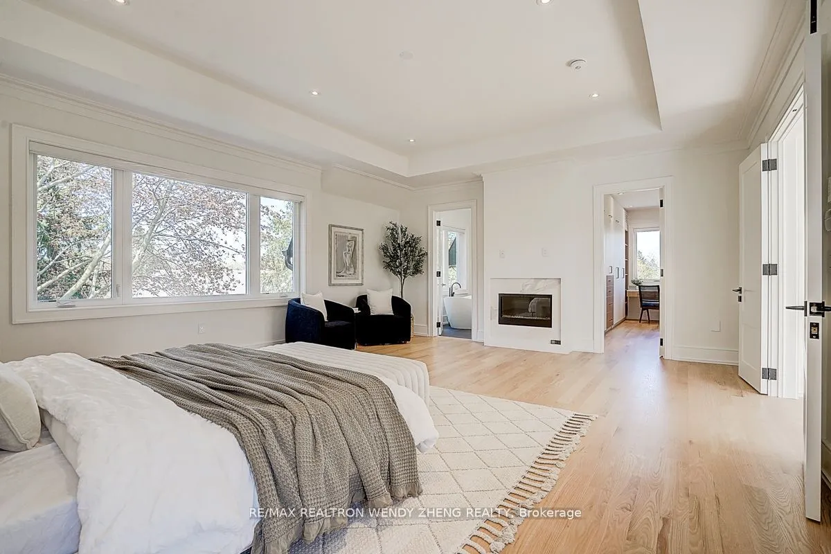 23 Cresthaven Drive