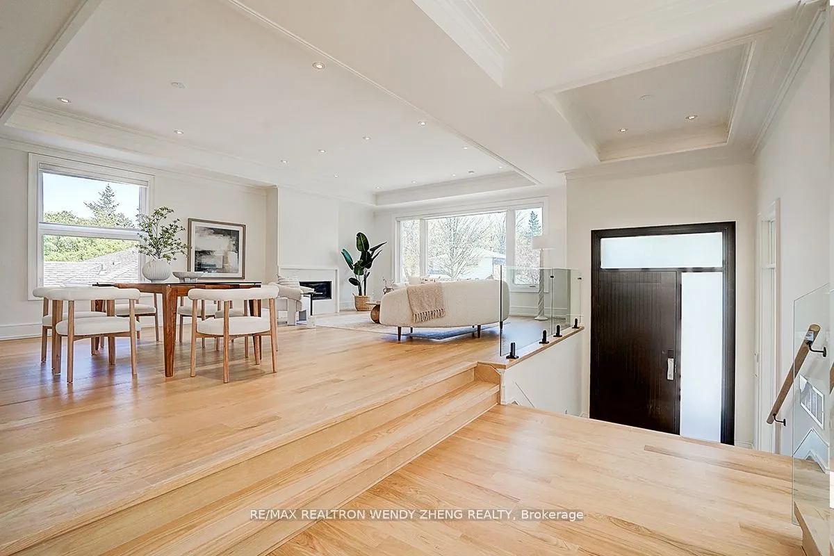 23 Cresthaven Drive