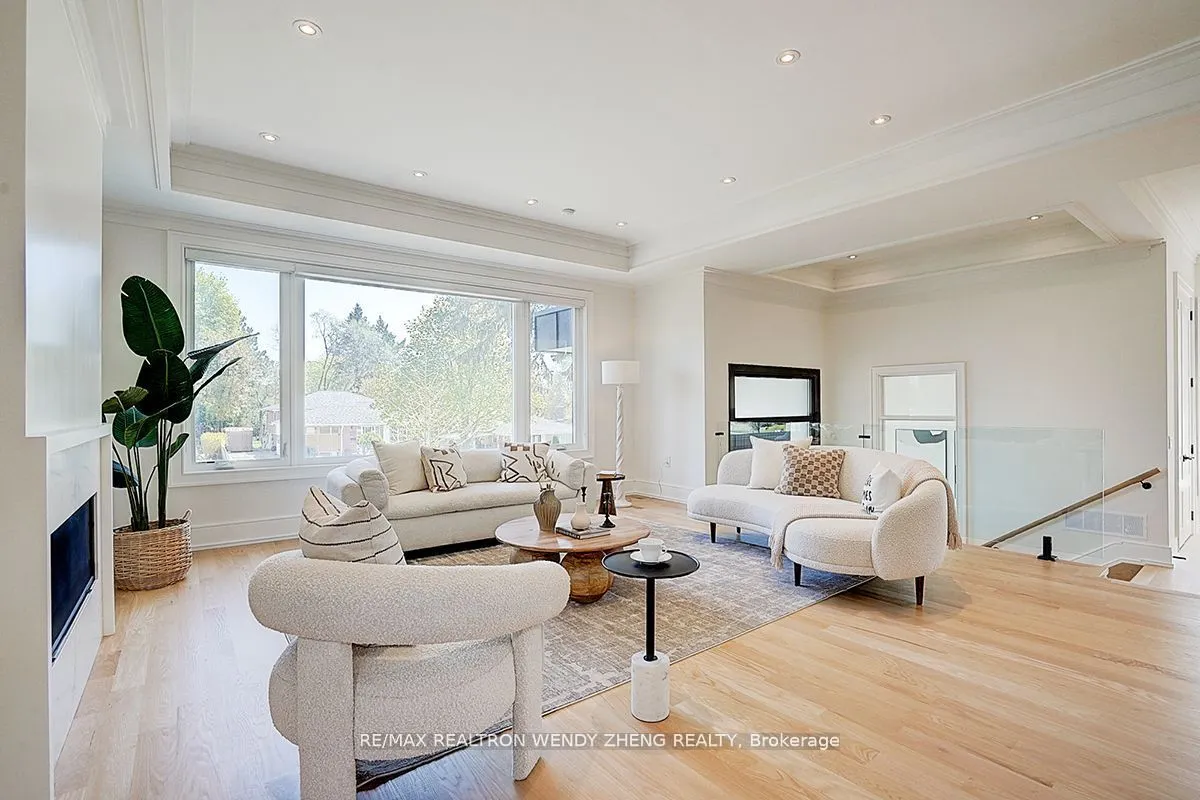 23 Cresthaven Drive