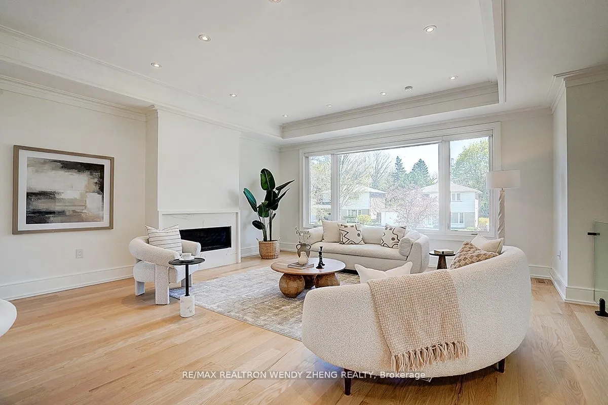 23 Cresthaven Drive