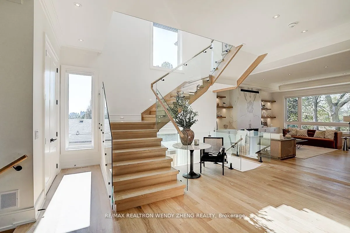 23 Cresthaven Drive