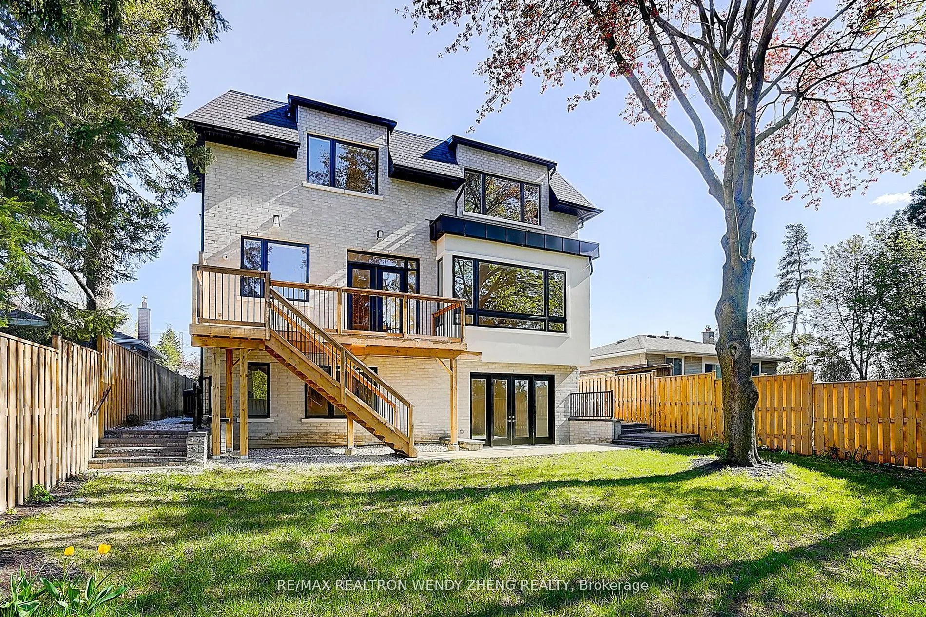 23 Cresthaven Drive