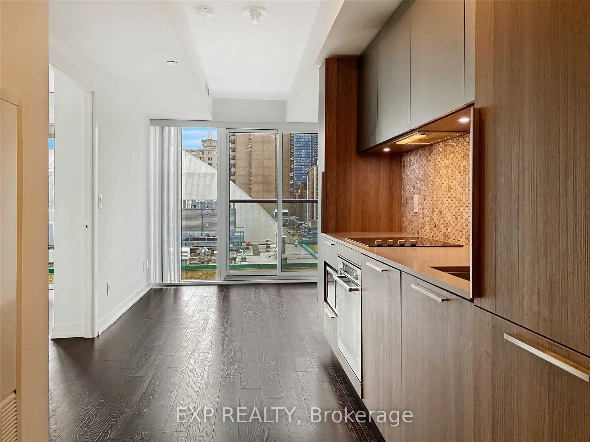 85 Wood Street, #1105