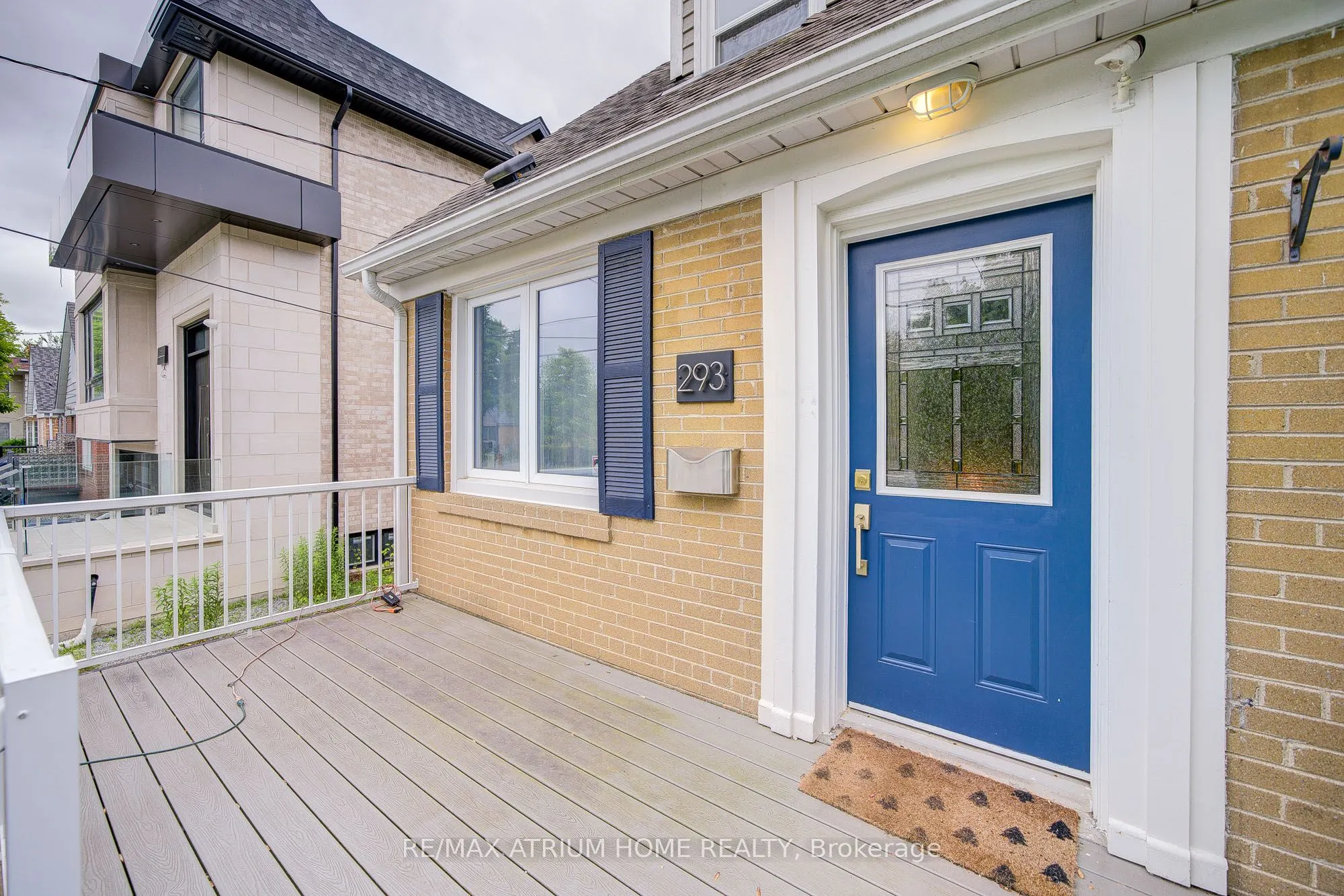 293 Poyntz Avenue