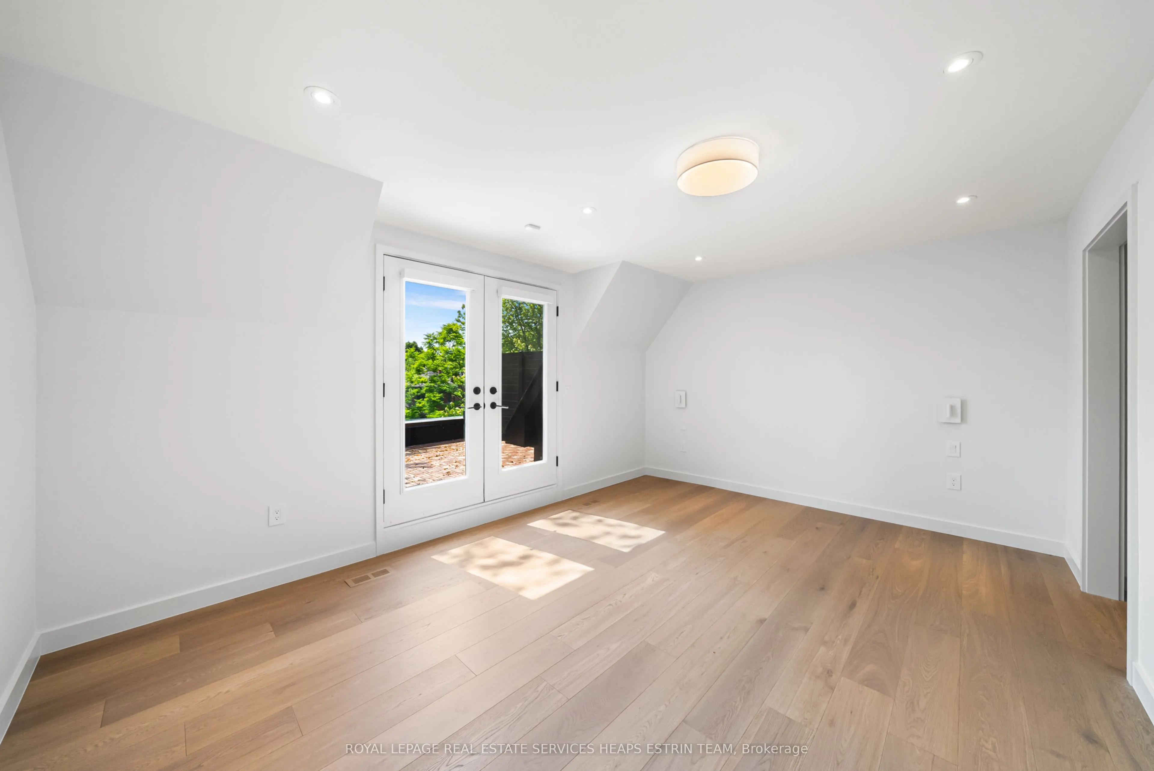 77 Kendal Avenue