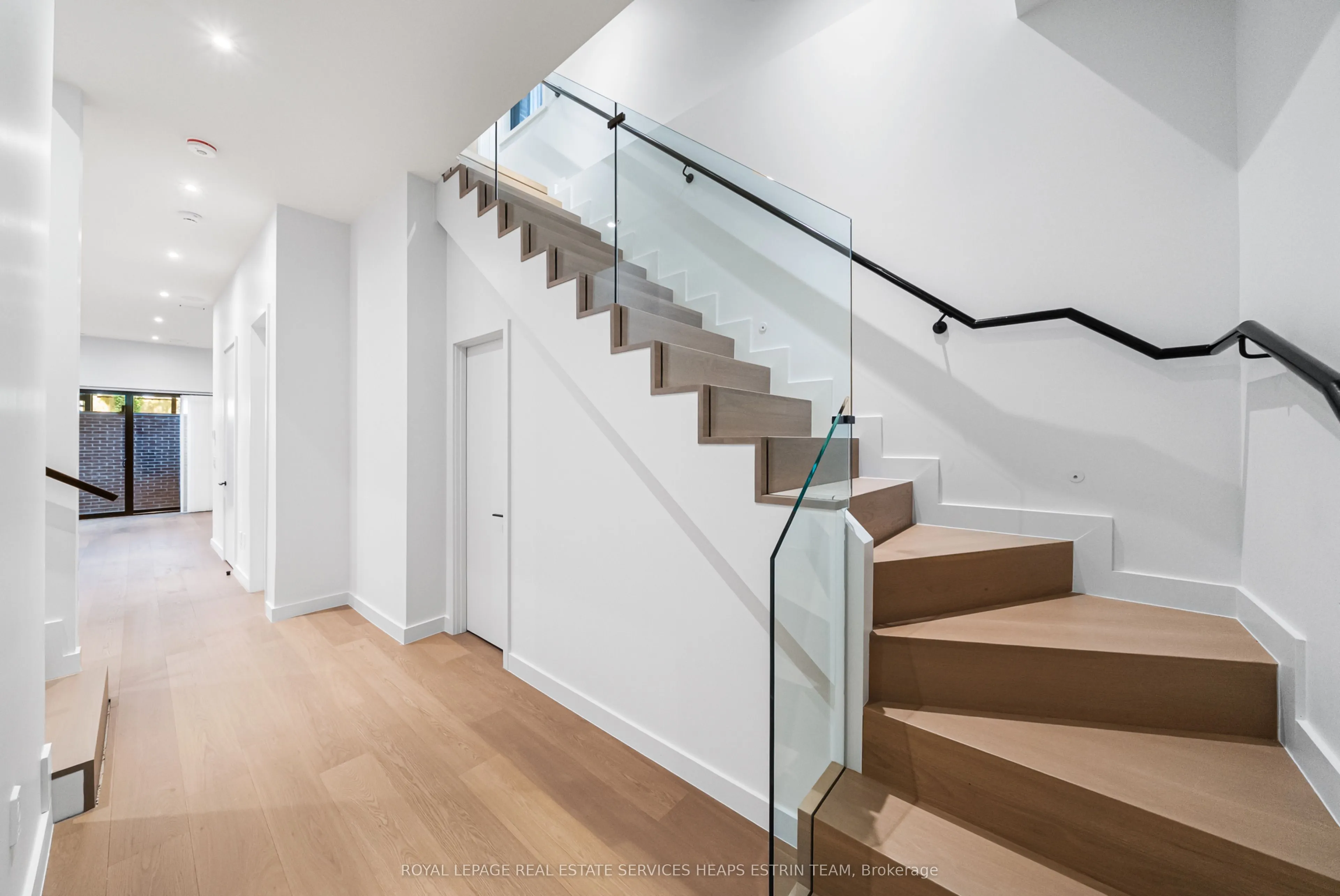 77 Kendal Avenue