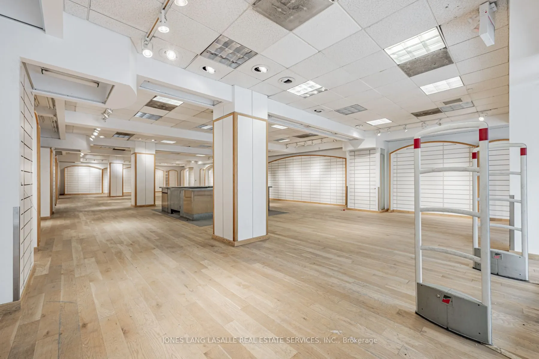 2574 Yonge Street