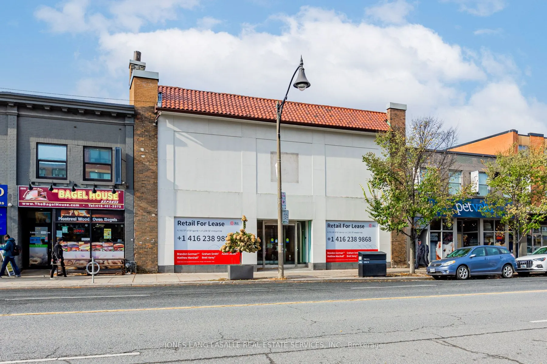 2574 Yonge Street
