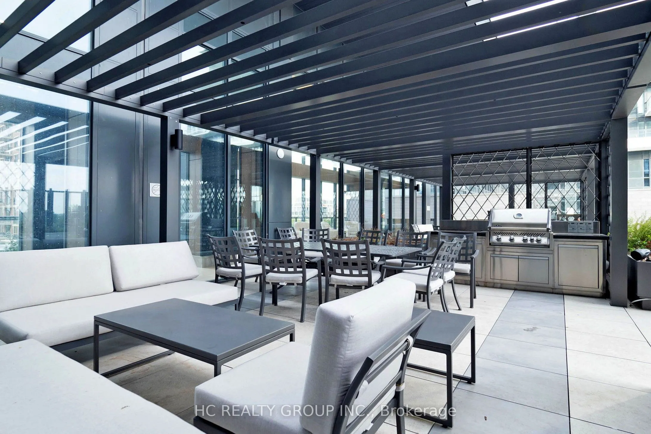 30 Inn On The Park Drive, #222