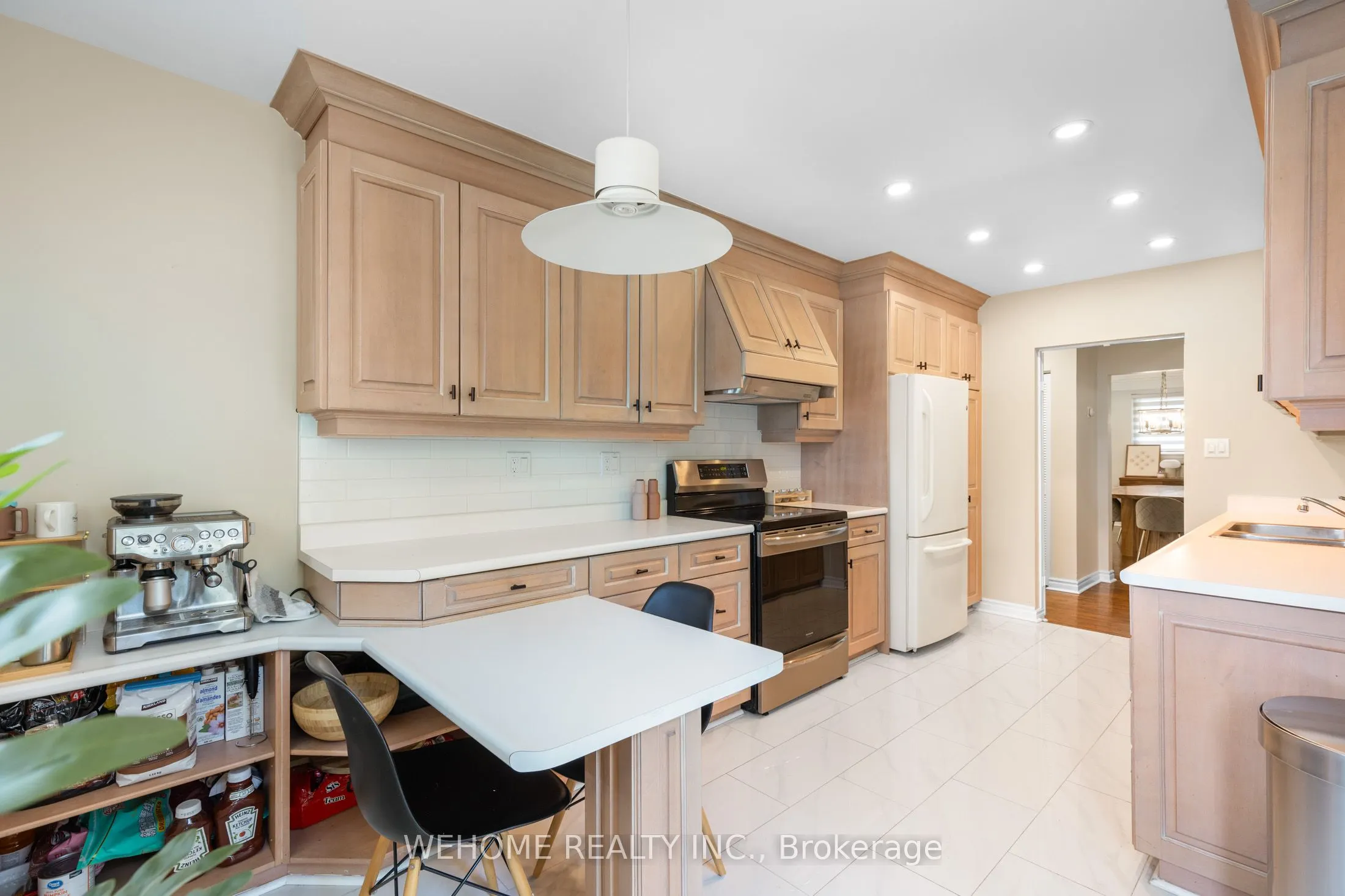 44 Colonnade Road