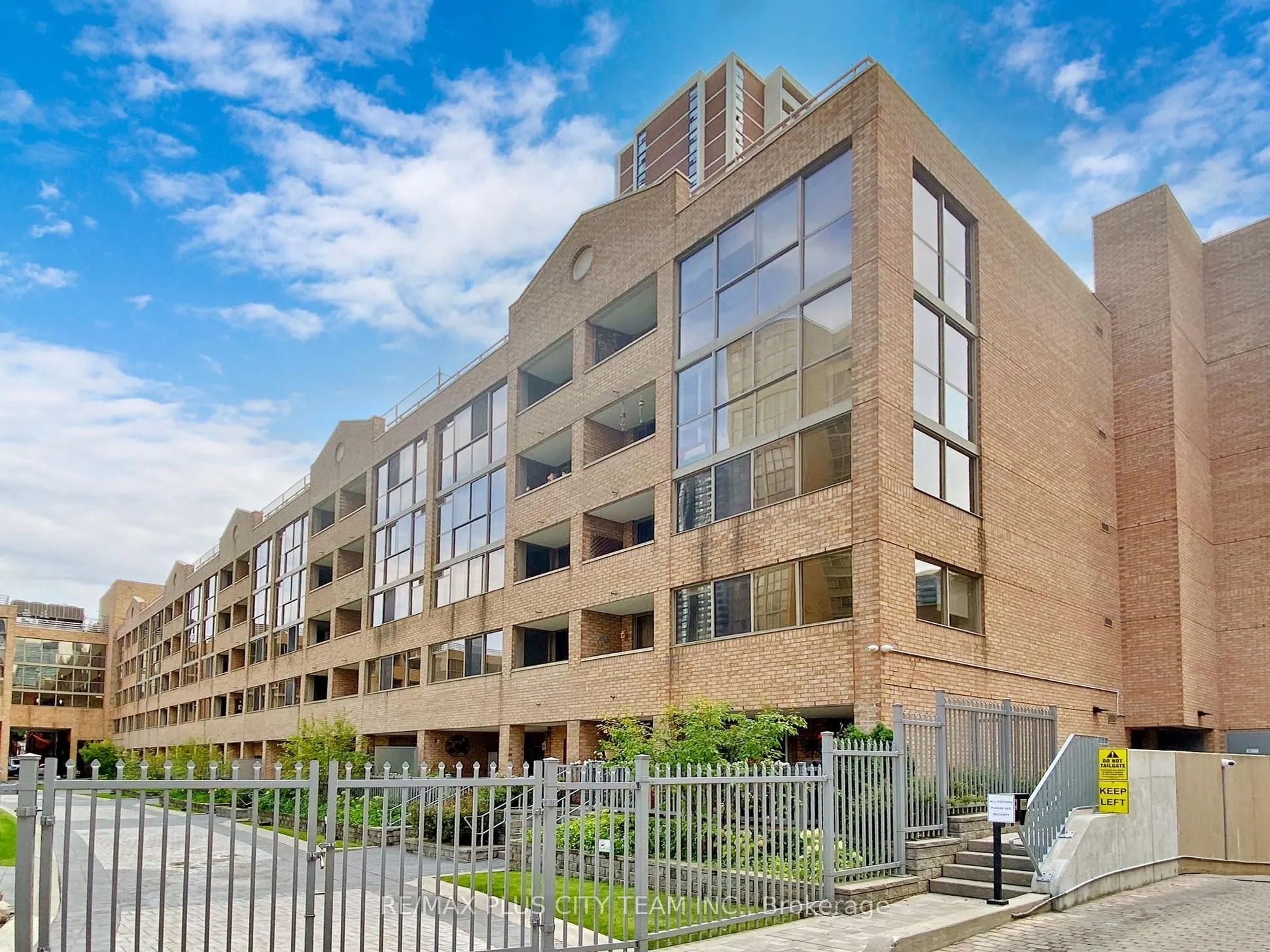 60 Homewood Avenue, #TH 112