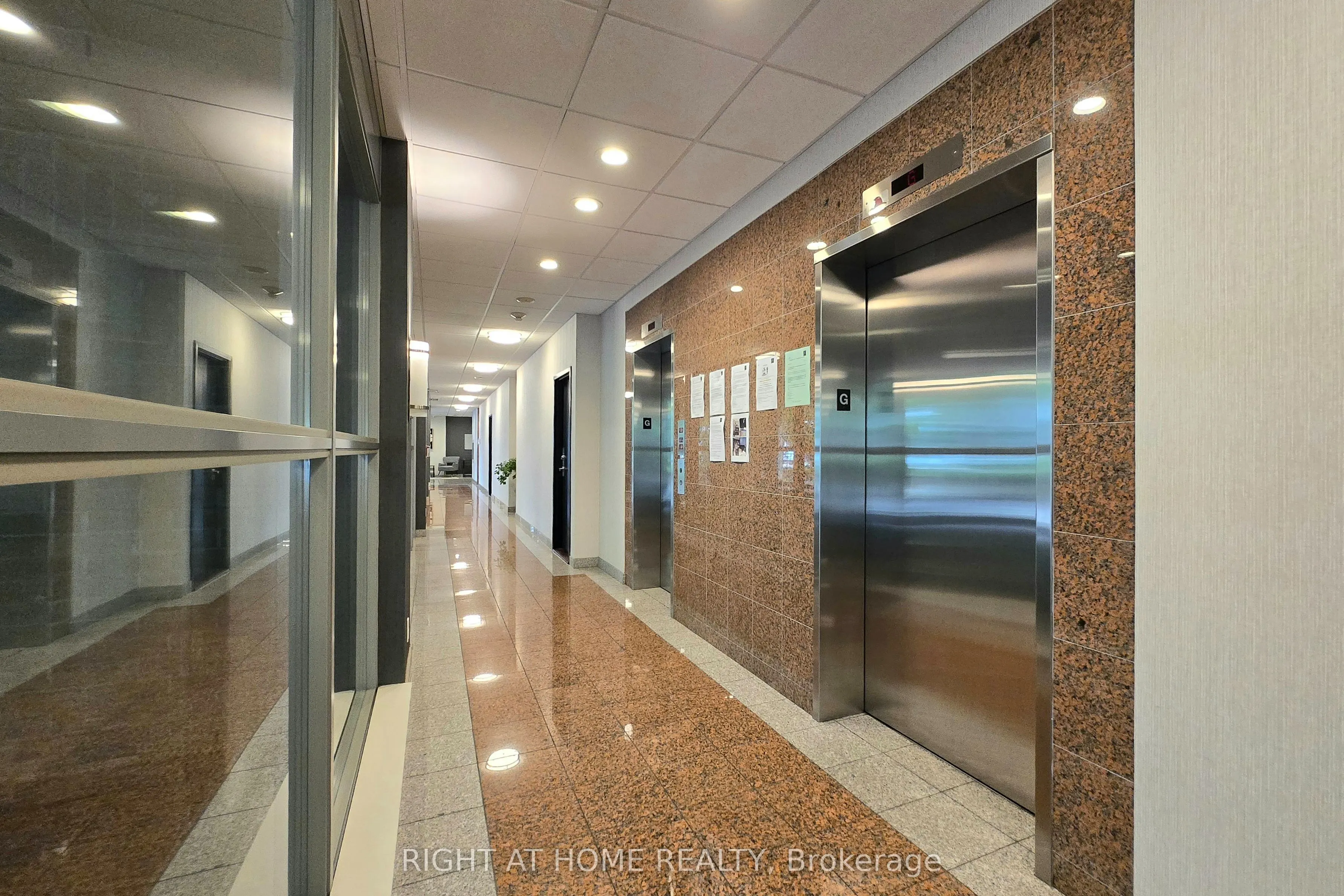 5940 Yonge Street, #Ph3