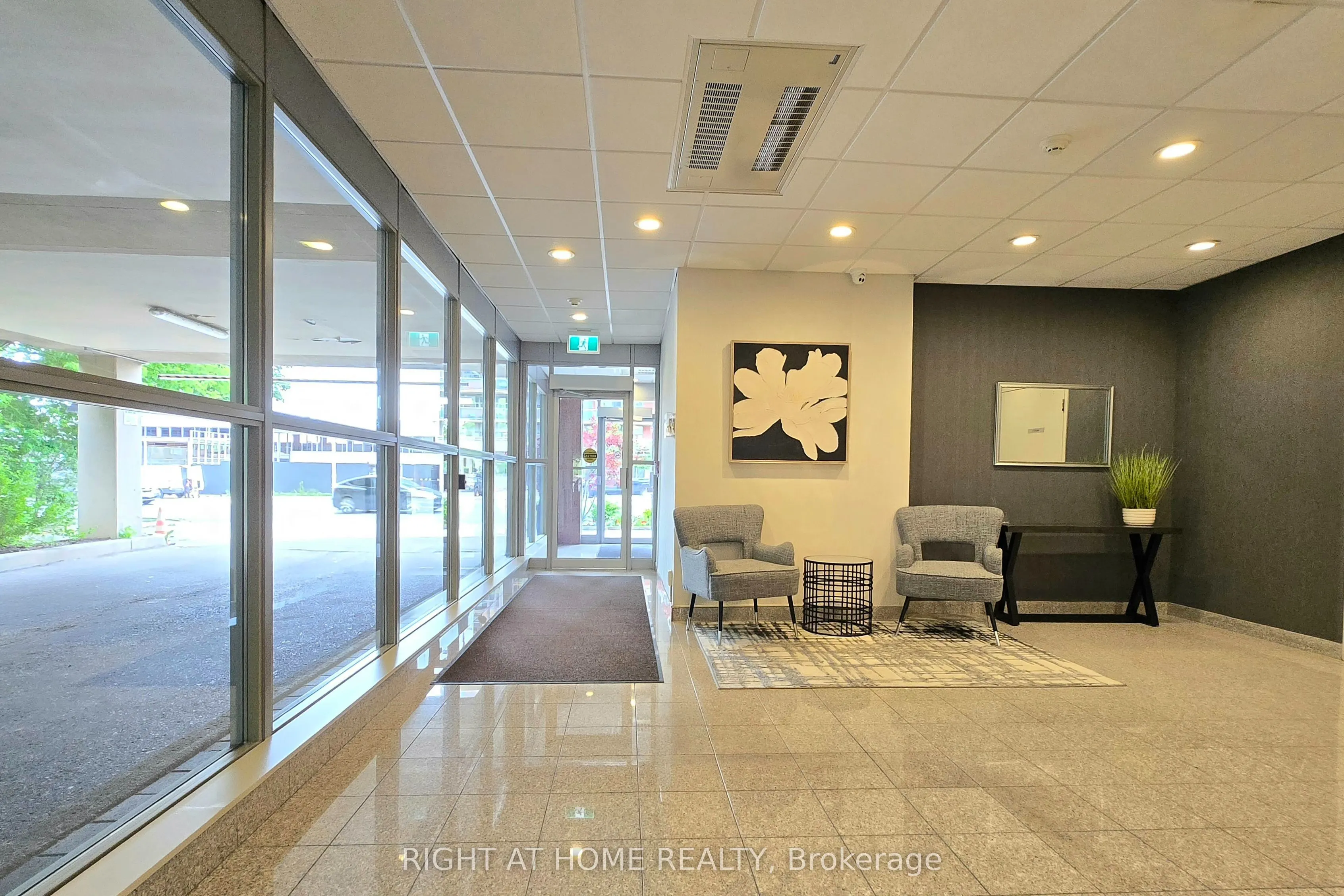 5940 Yonge Street, #Ph3