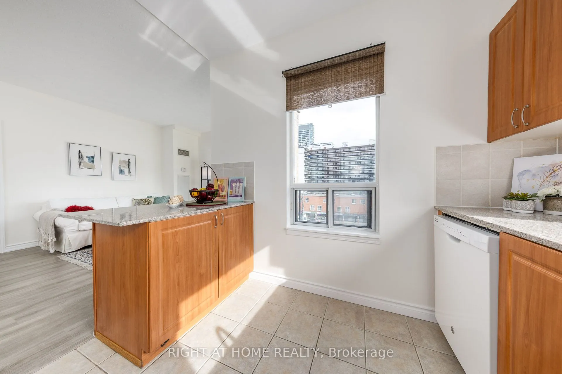 5940 Yonge Street, #Ph3