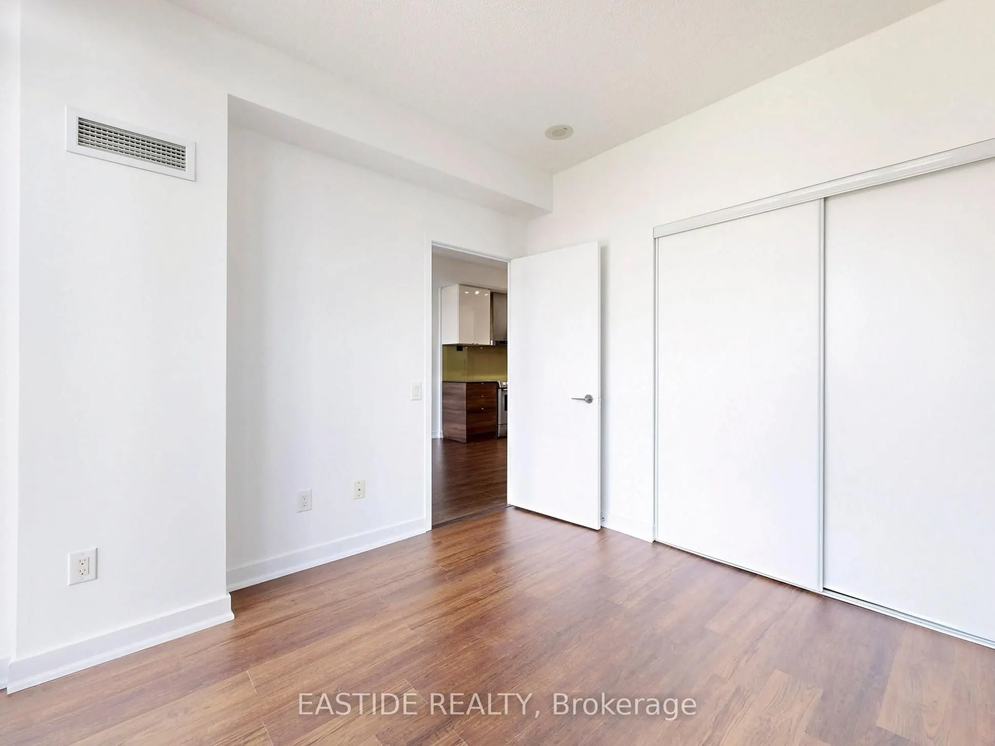 121 Mcmahon Drive, #2516