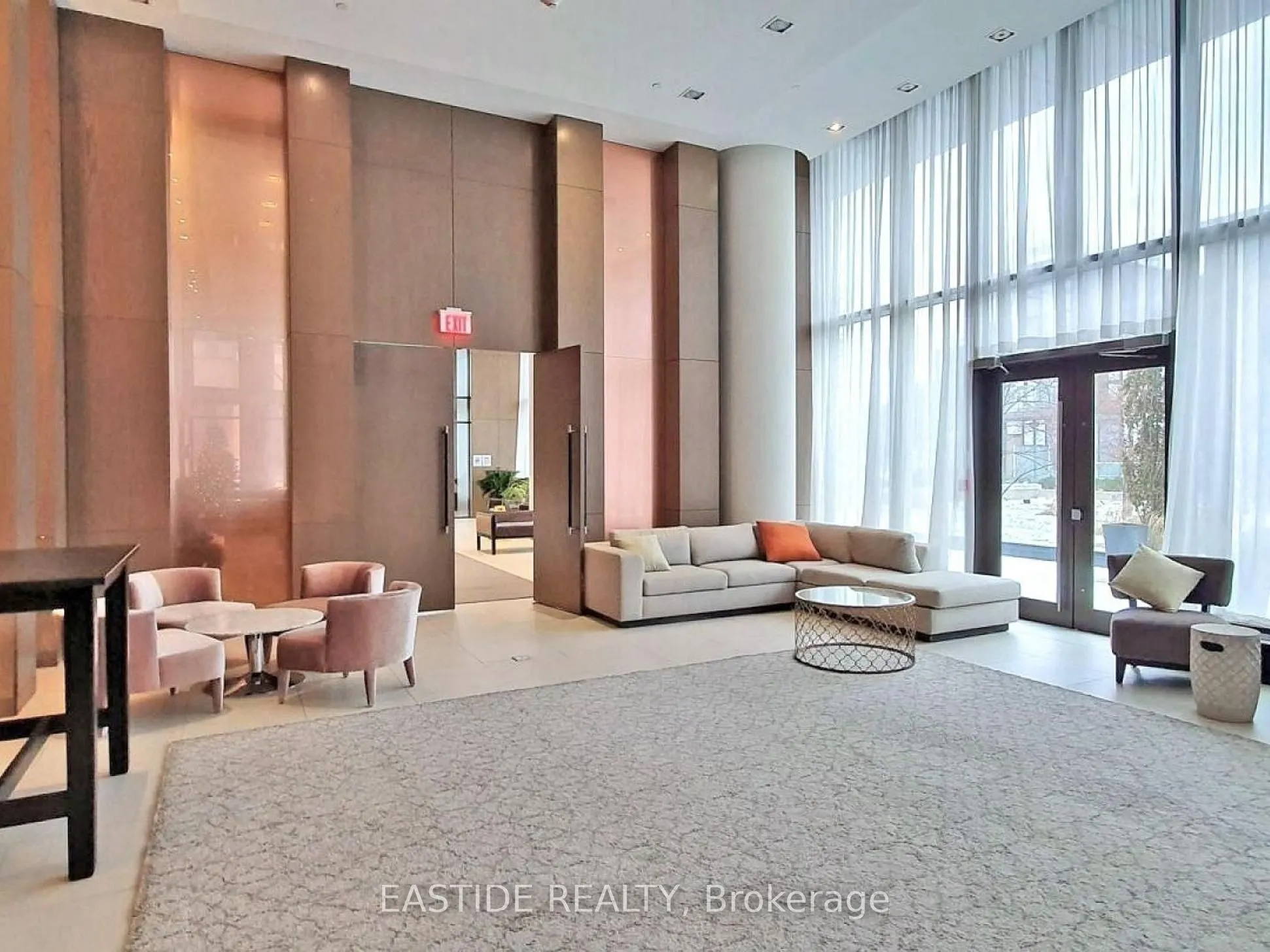 121 Mcmahon Drive, #2516