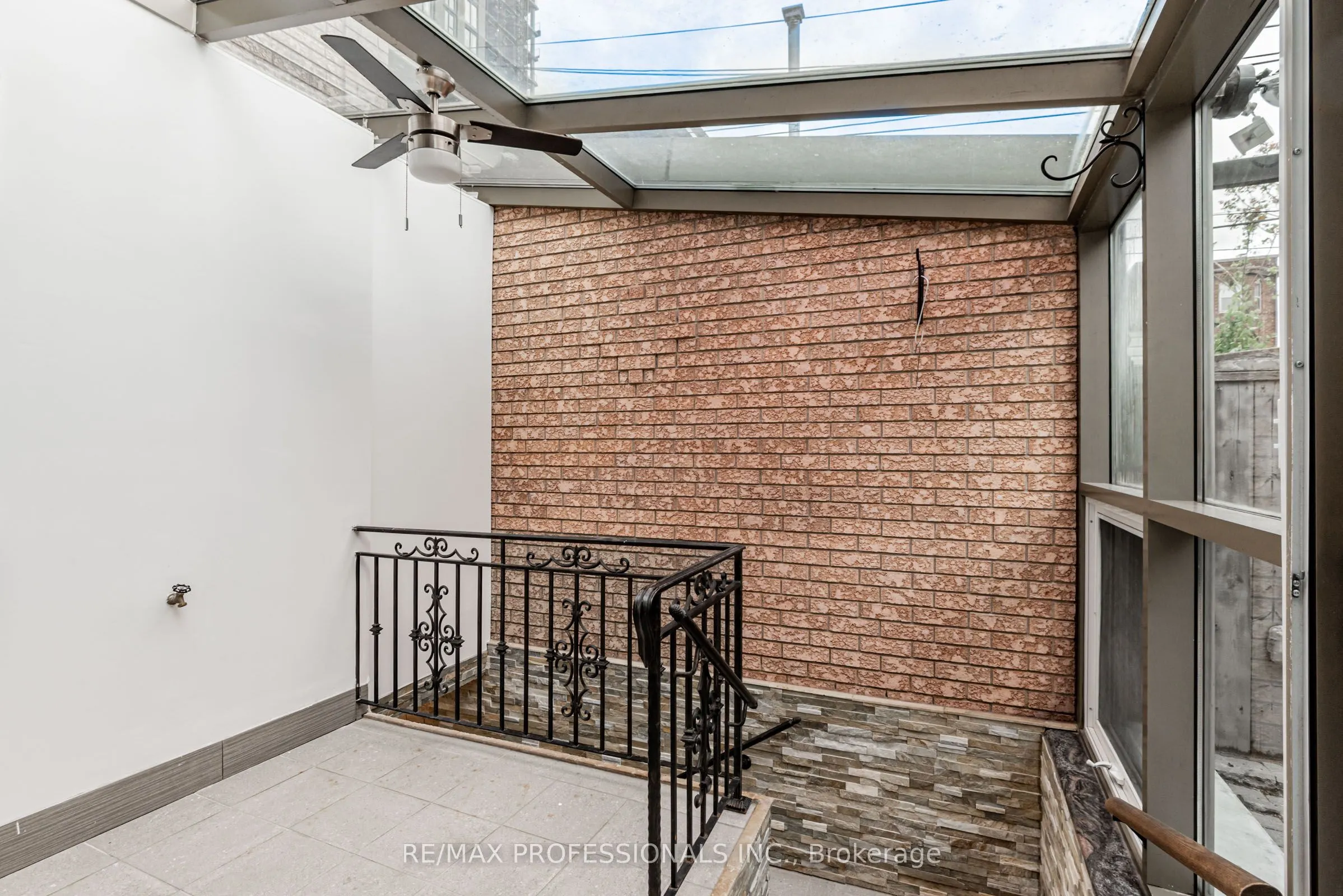 999 Dufferin Street