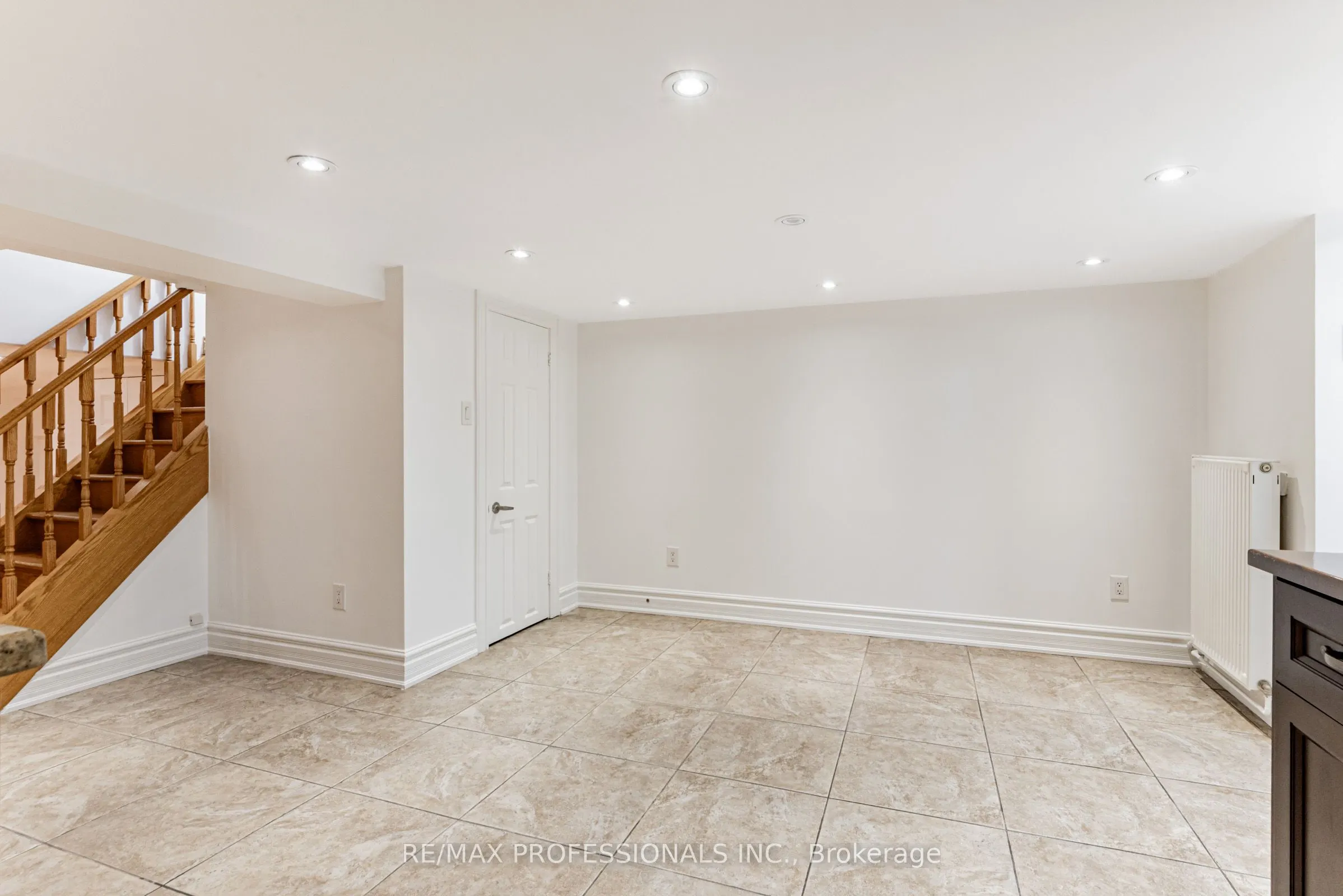 999 Dufferin Street