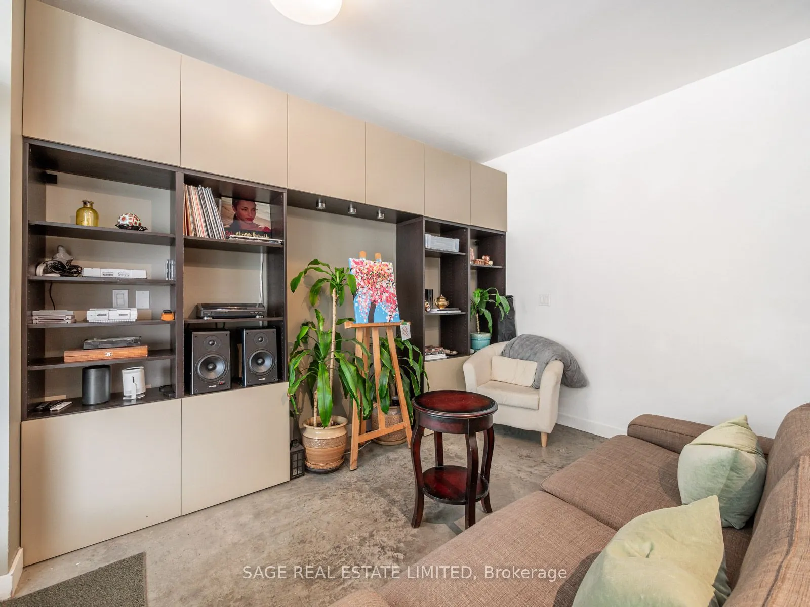 19 Brant Street W, #101