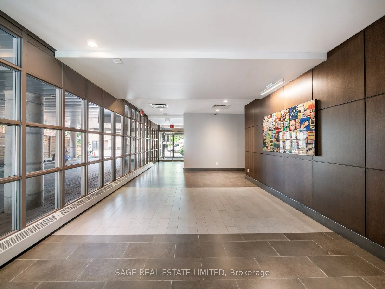 19 Brant Street W, #101