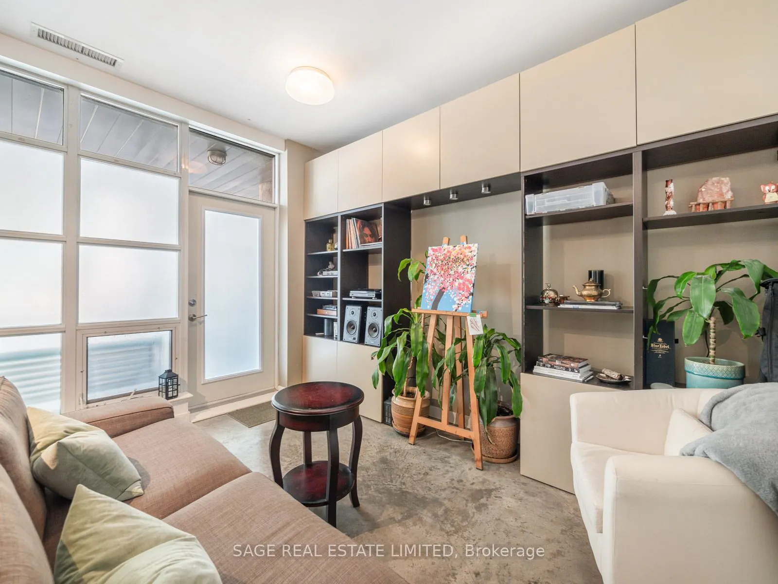 19 Brant Street W, #101