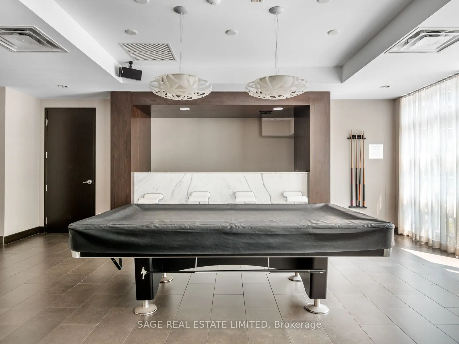 19 Brant Street W, #101