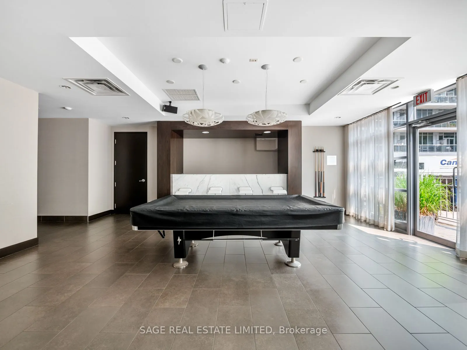 19 Brant Street W, #101